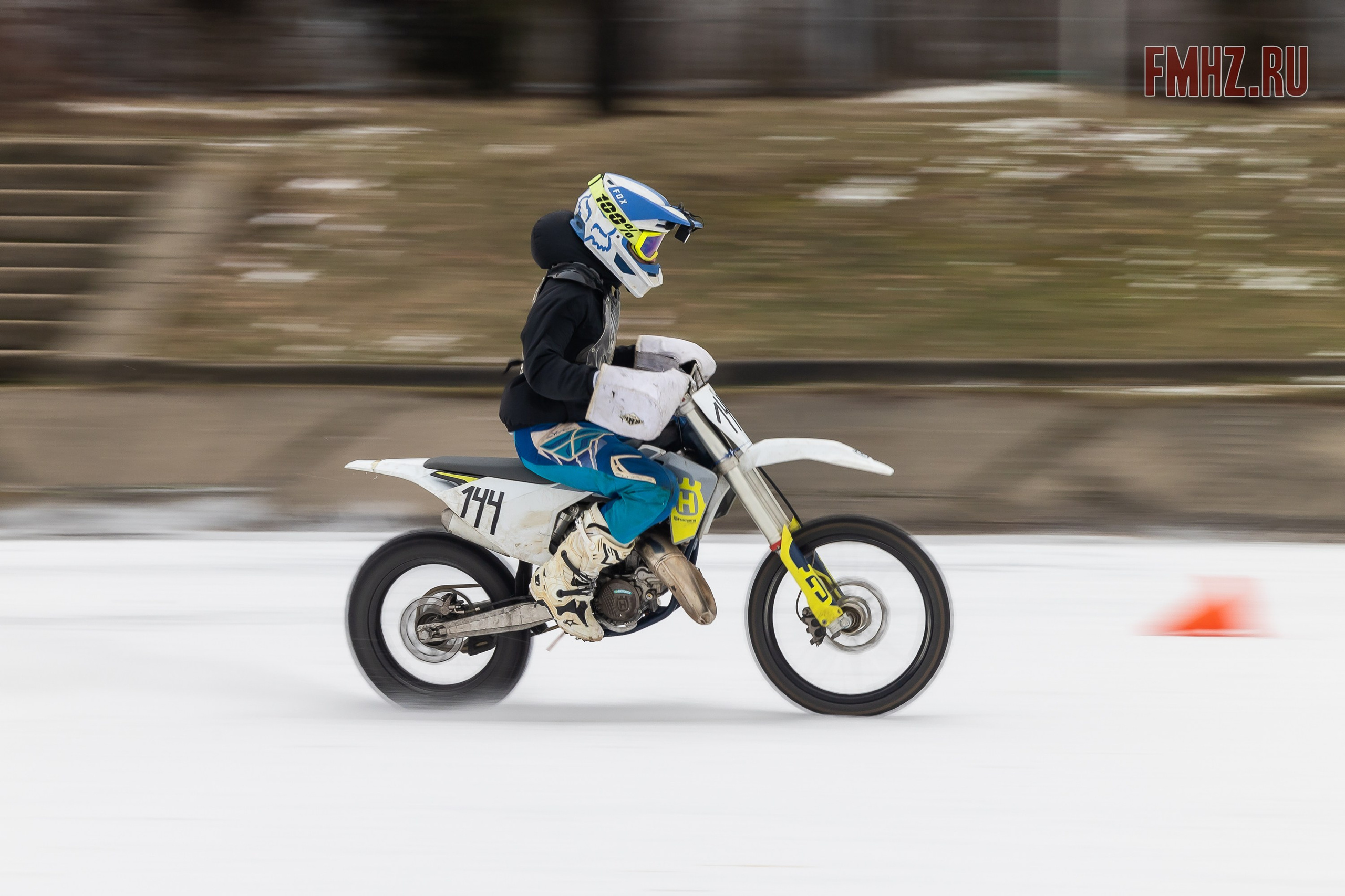 Первый этап Кубка МФР по мотокроссу на льду Большого Крылатского пруда в Москве. 8 февраля 2025 г. Фотограф Владимир Охрименко