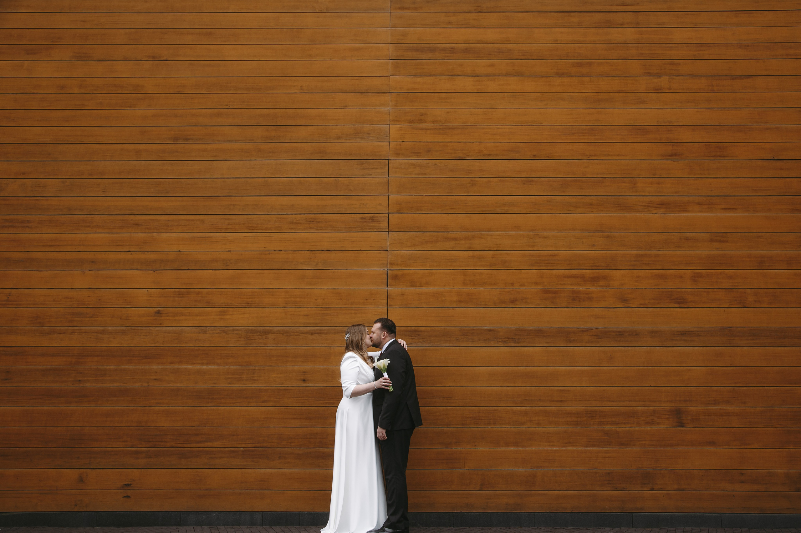 Свадьба Александра и Алены — нежная невеста и мужественный жених. Свадебный фотограф Александр Абрамов Москва / Зеленоград