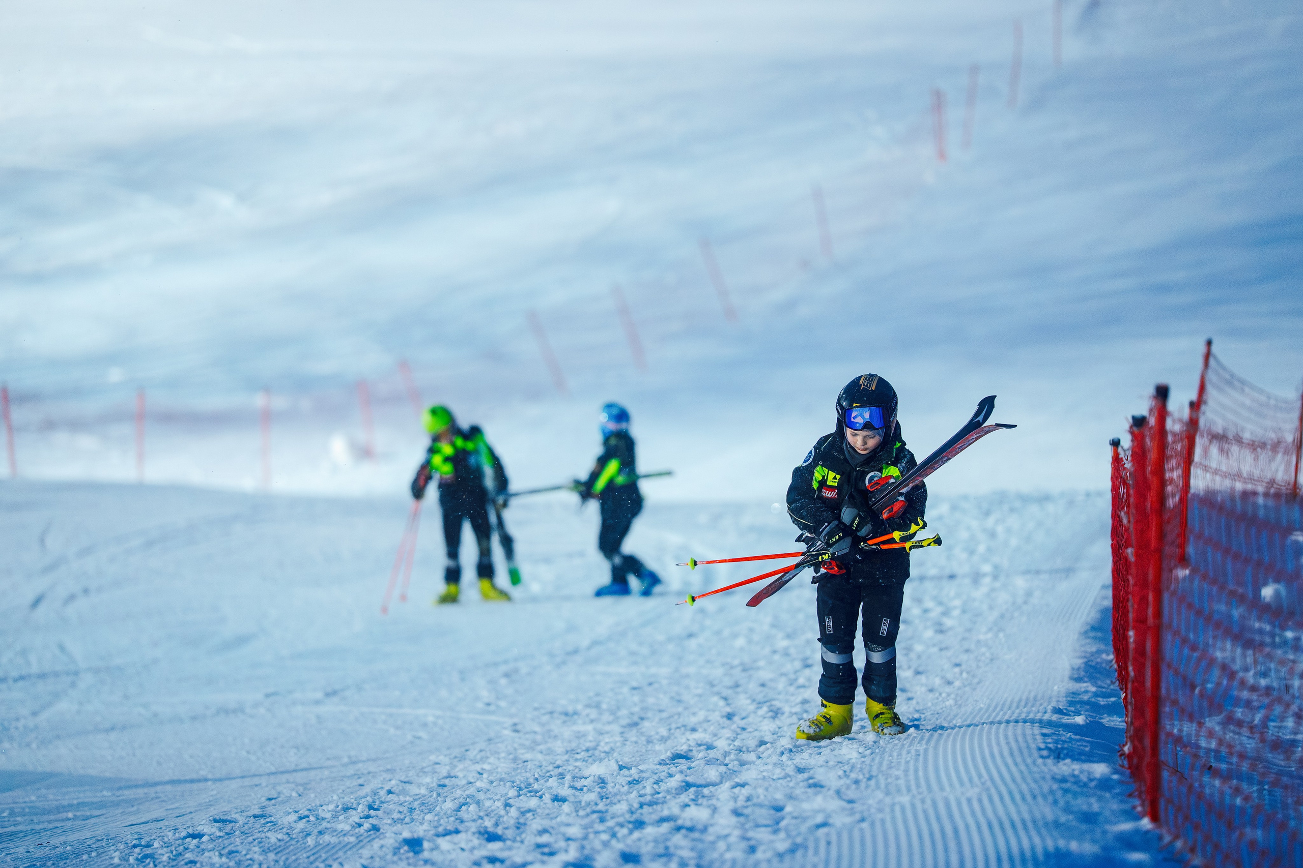 2025.12.25 | Горные лыжи. Тренировка. Шуколово, 5й склон. Фотограф Студитский Евгений