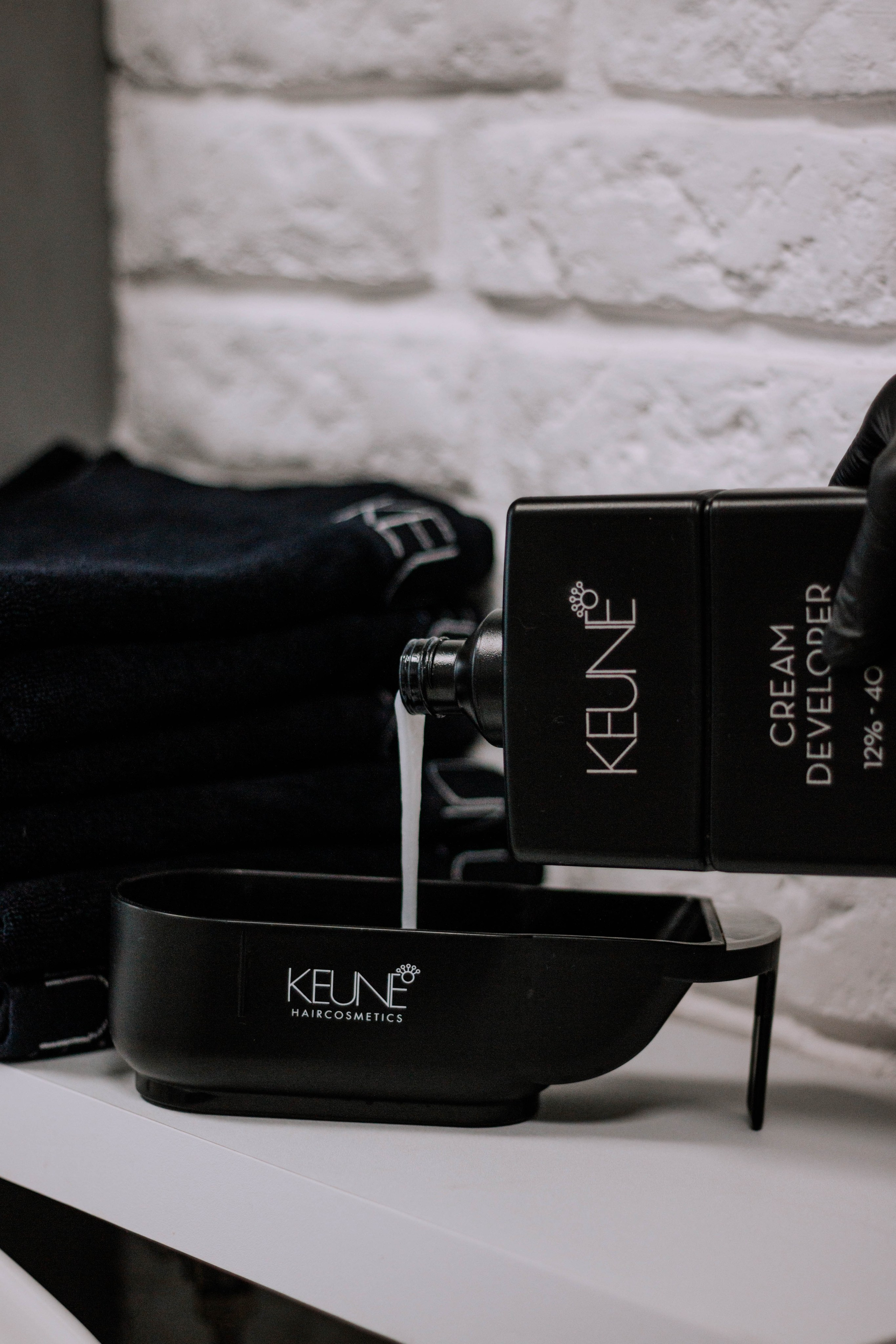 Настя- стилист по волосам. Бережно сохраняю ваши чувства и истории на своих фотографиях