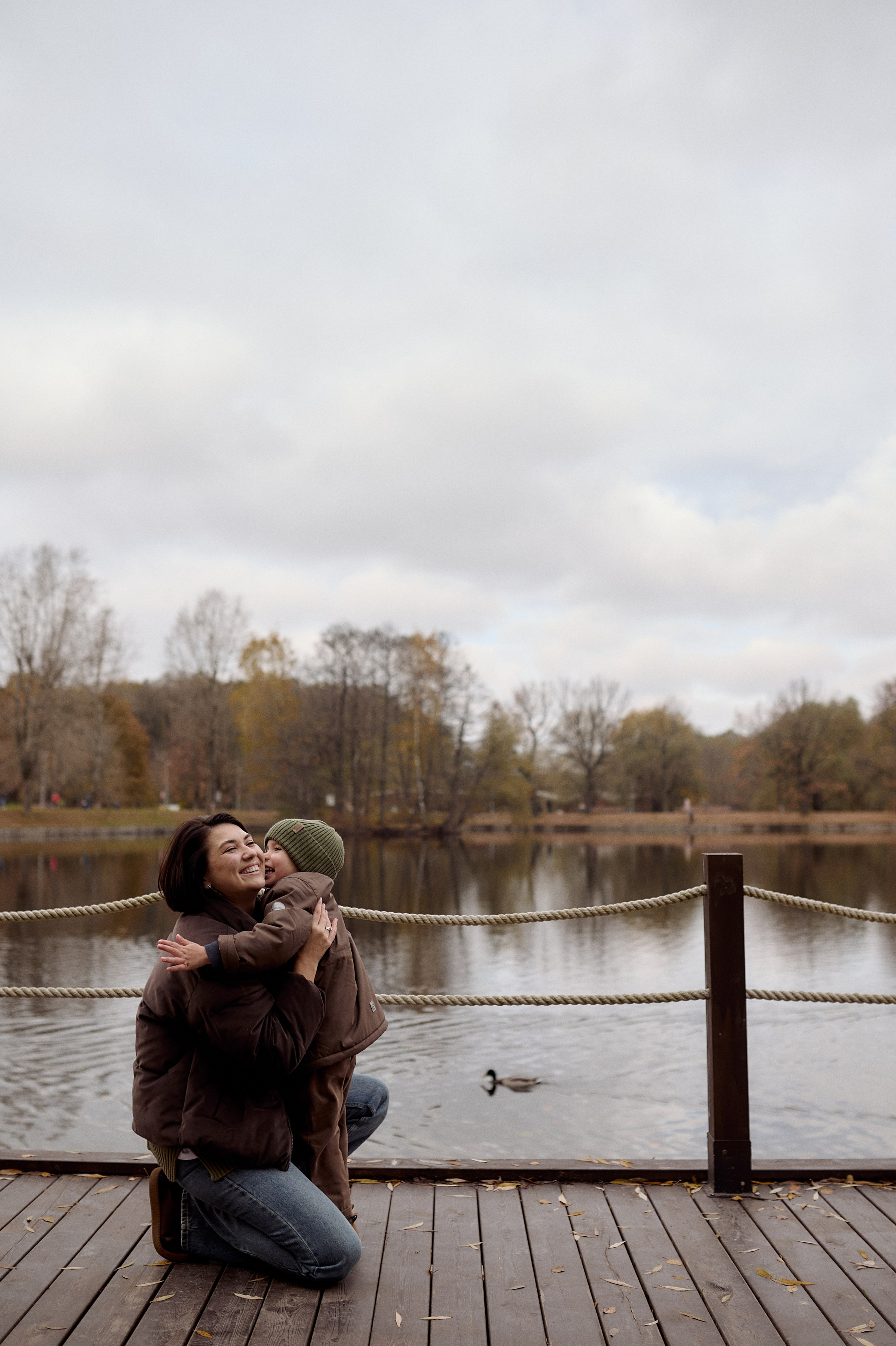 Вова, Юля и Максим в осеннем парке. Семейный и свадебный lifestyle-фотограф в Москве Мария Петрова