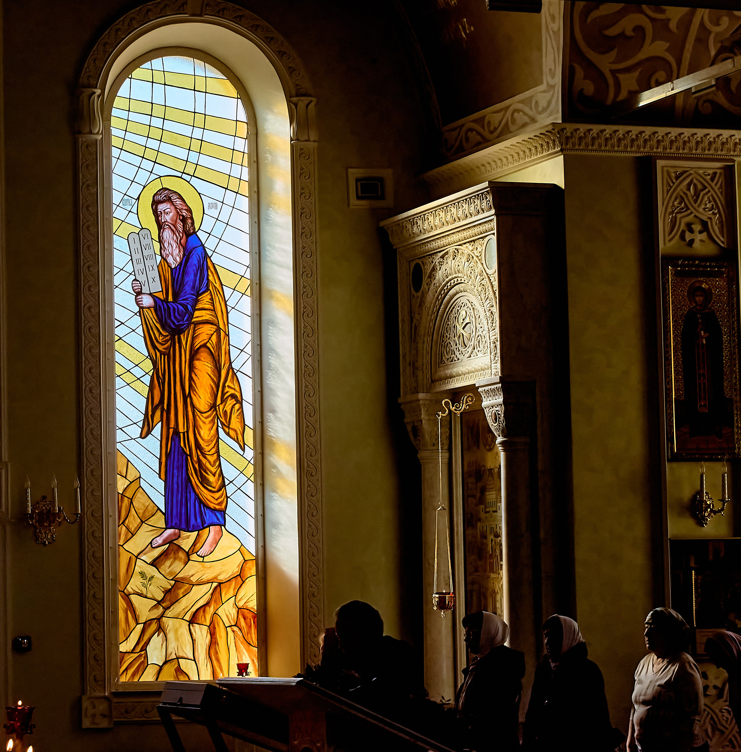 Фотографии Божественной Литургии в Неделю Крестопоклонную