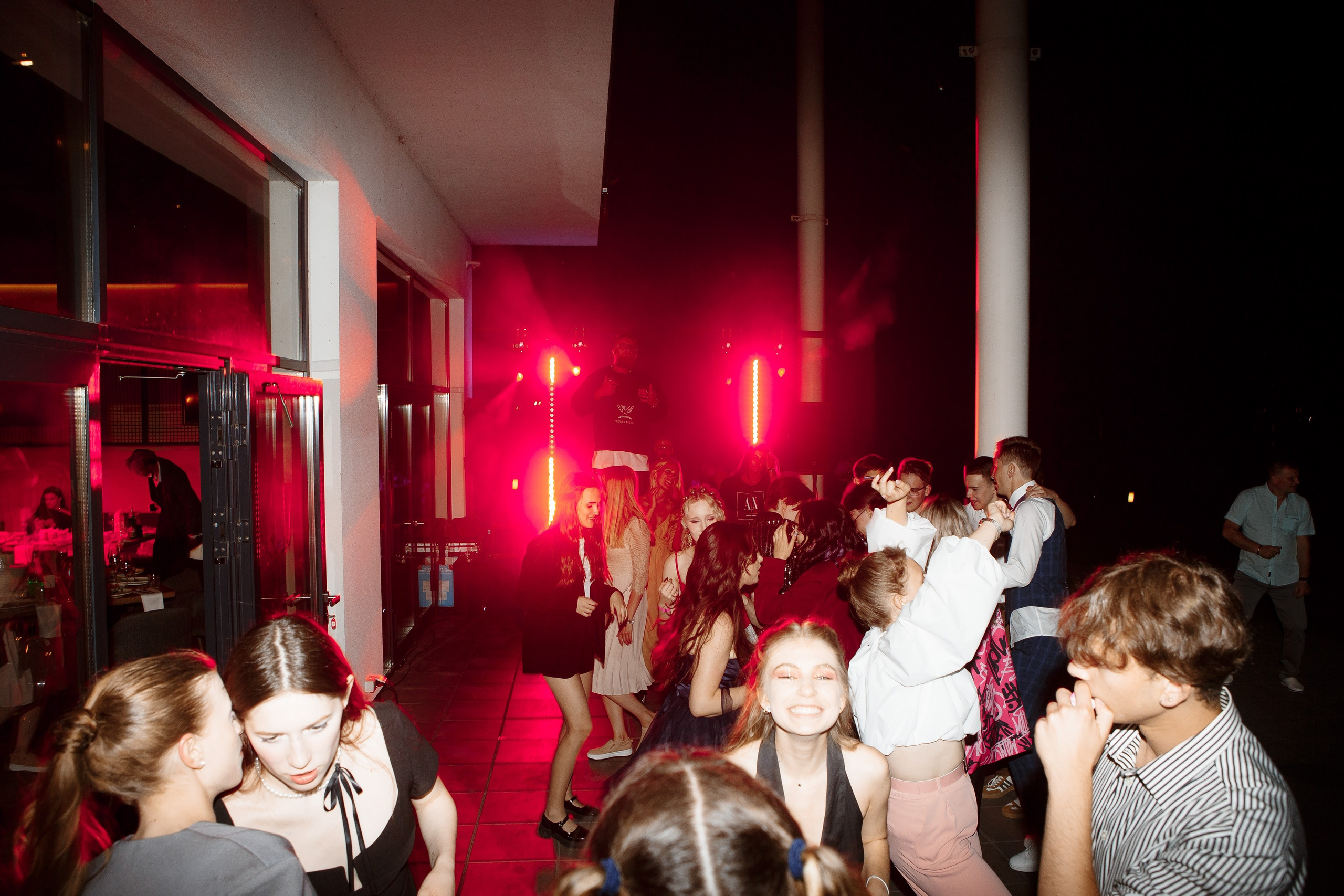 Выпускной Гимназия 12 2024 OpenHouse. Свадебный и портретный Фотограф в Липецке Дмитрий Котюков