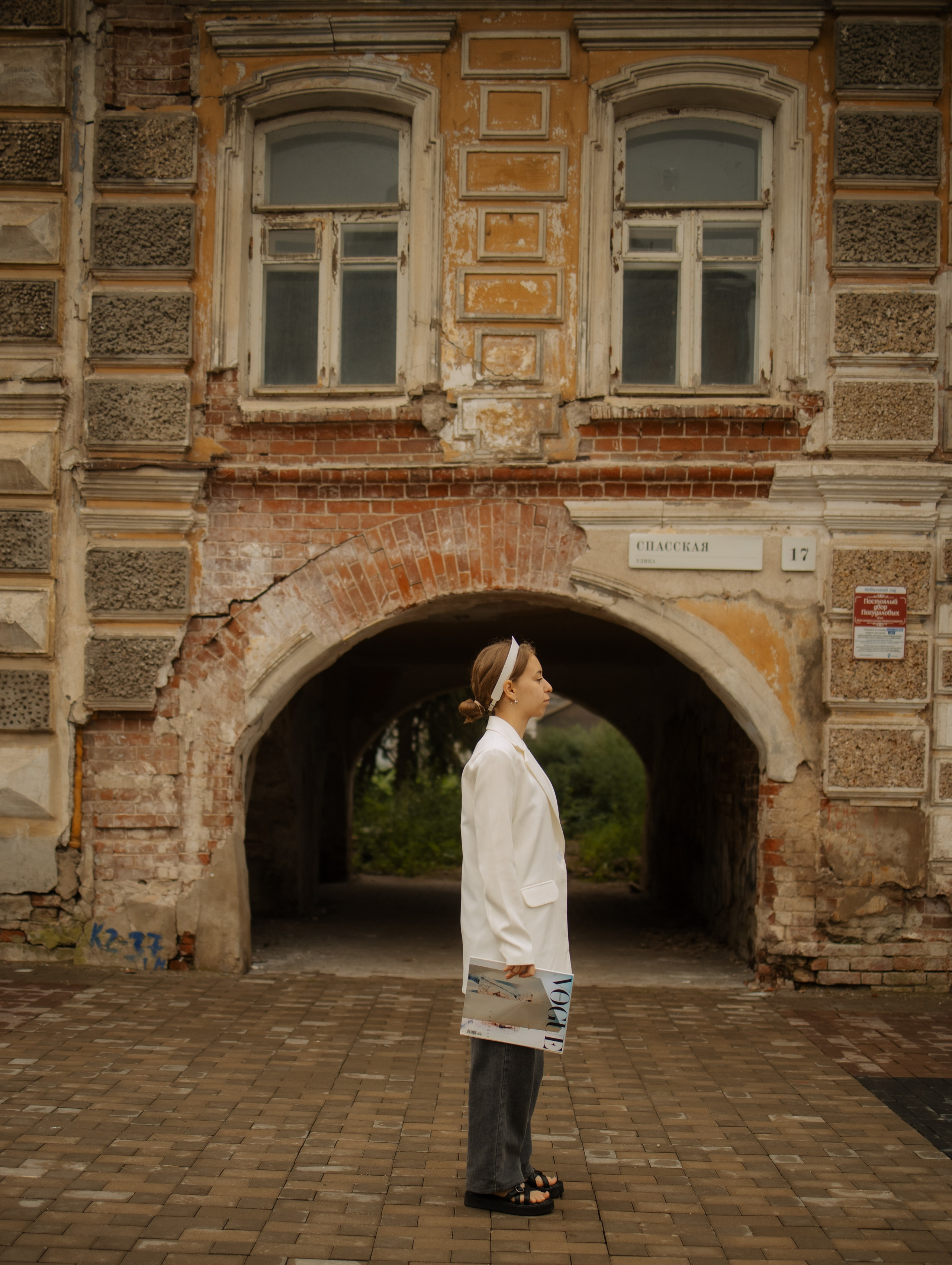 Городская лайф съемка для девушки. Фотограф Углич и Ярославль Ольга Тятюшкина