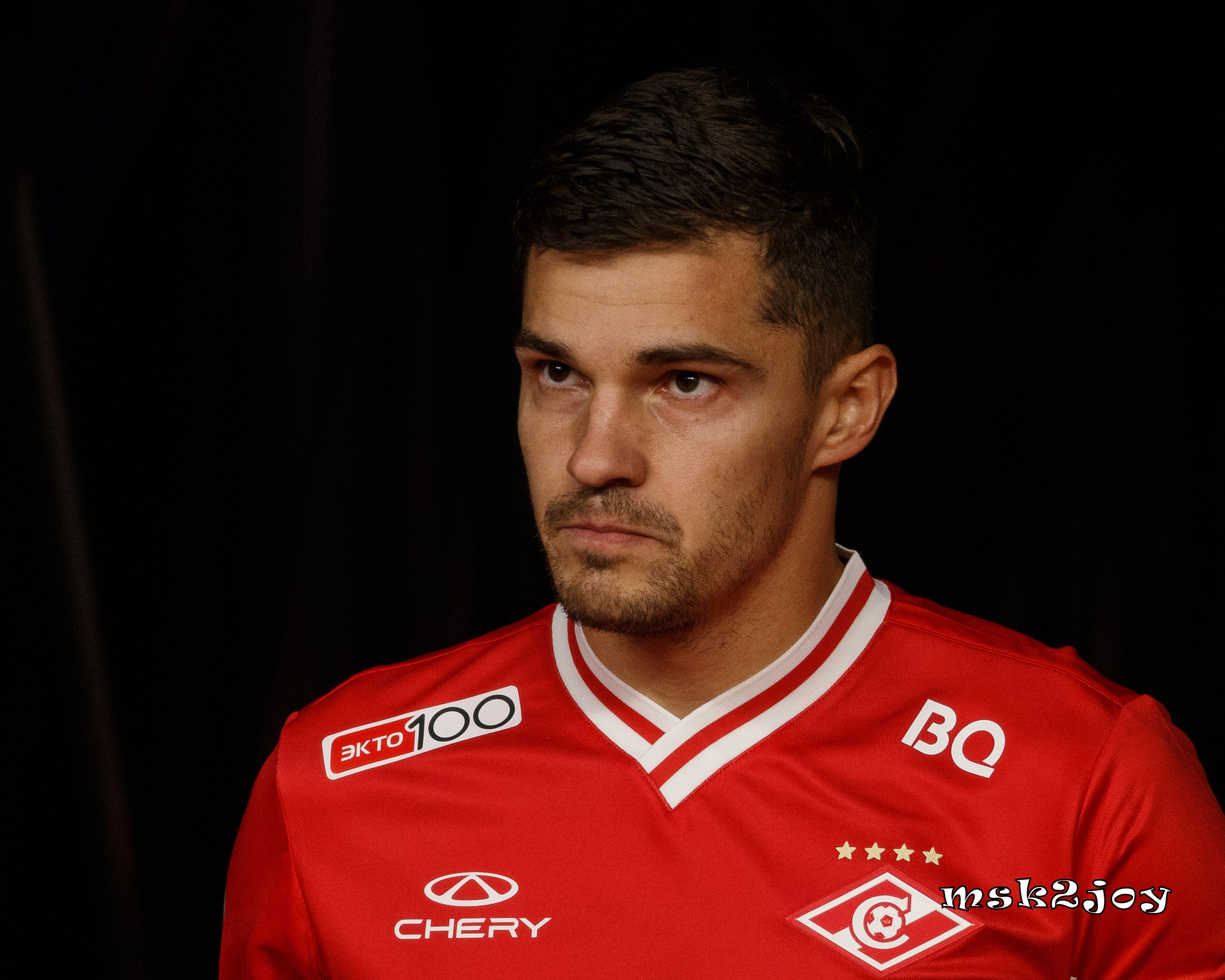 Капитан и полузащитник футбольного клуба Спартак Москва - Роман Зобнин. Фотограф - Михаил Тоцкий.