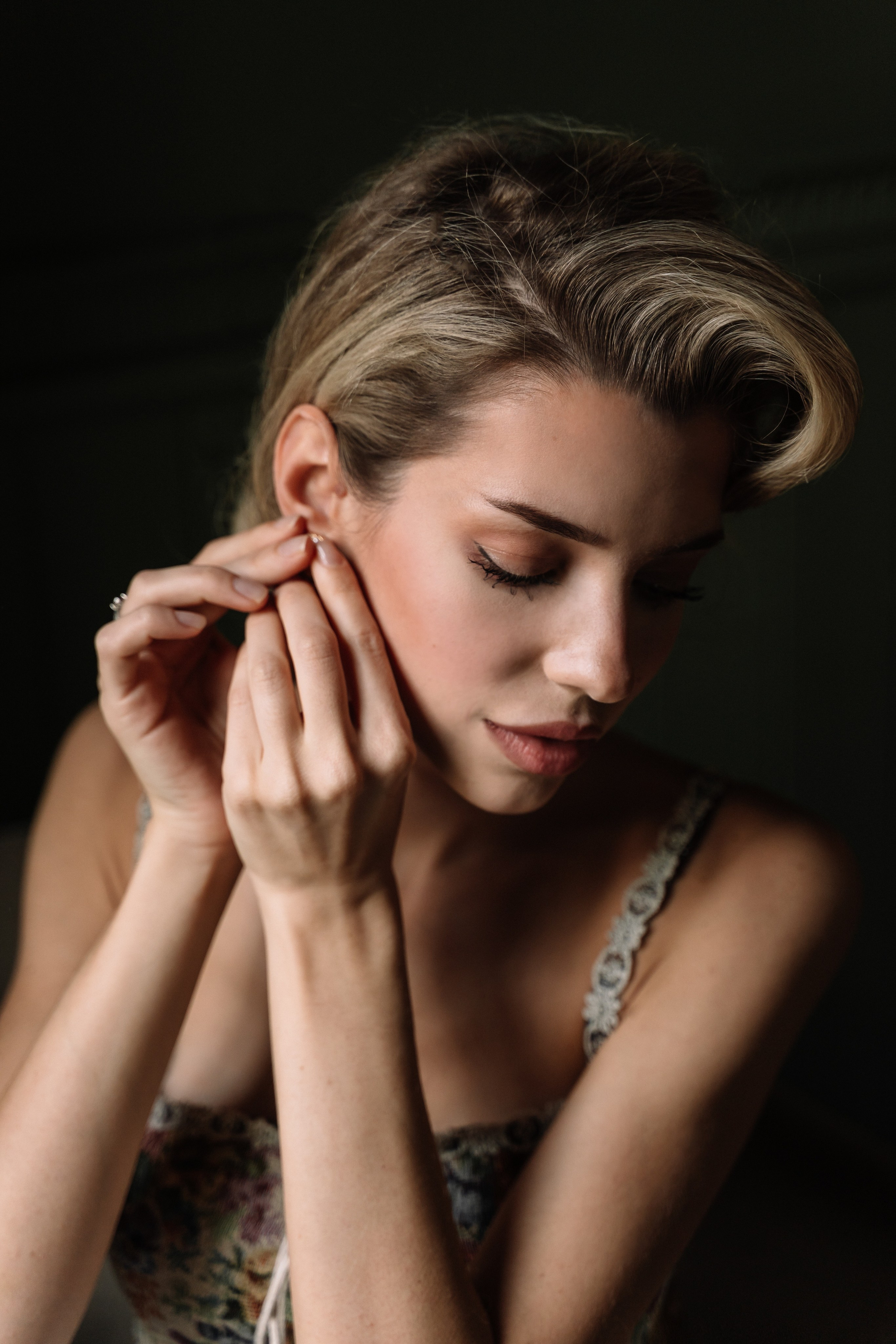 Будуарная история в отеле. Портретный фотограф в Москве