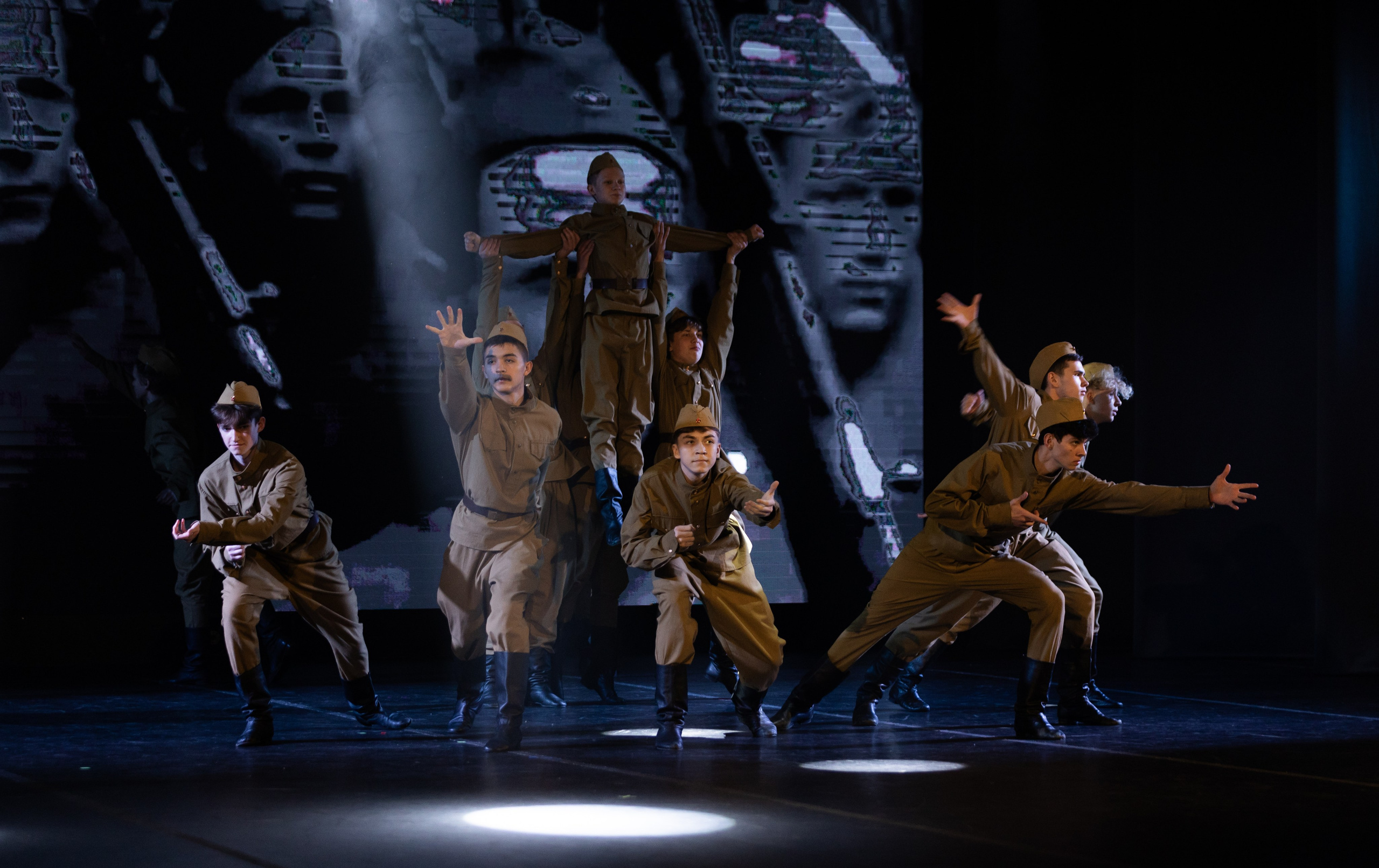 Спектакль «Будем жить». Молодежный театр Призма. Фотограф в Нижнем Новгороде, Дзержинске Олеся Хозяева