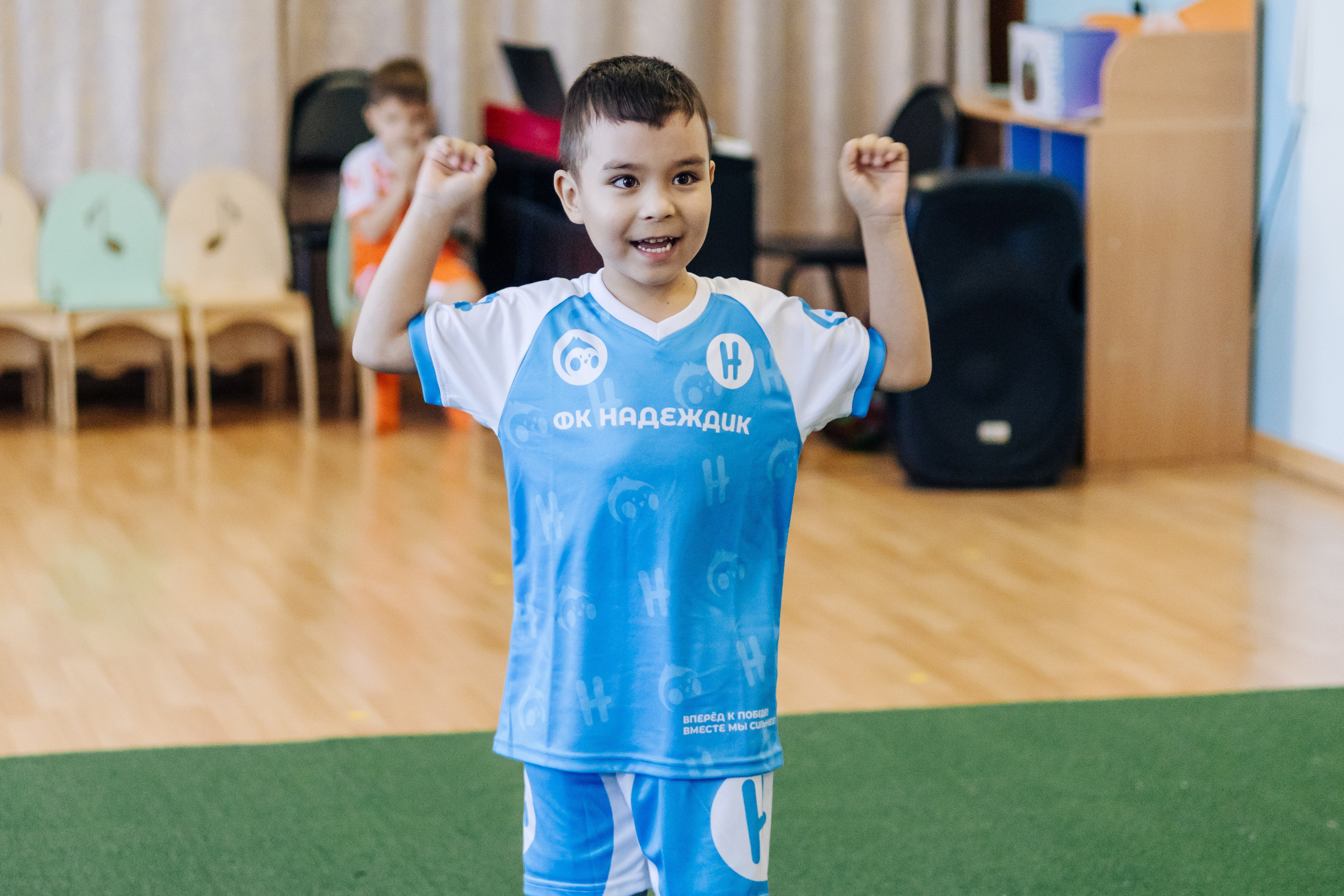 Фотосессия с кубком в детских садах г. Магнитогорска. Денис Прохоров Фотограф в г. Магнитогорск