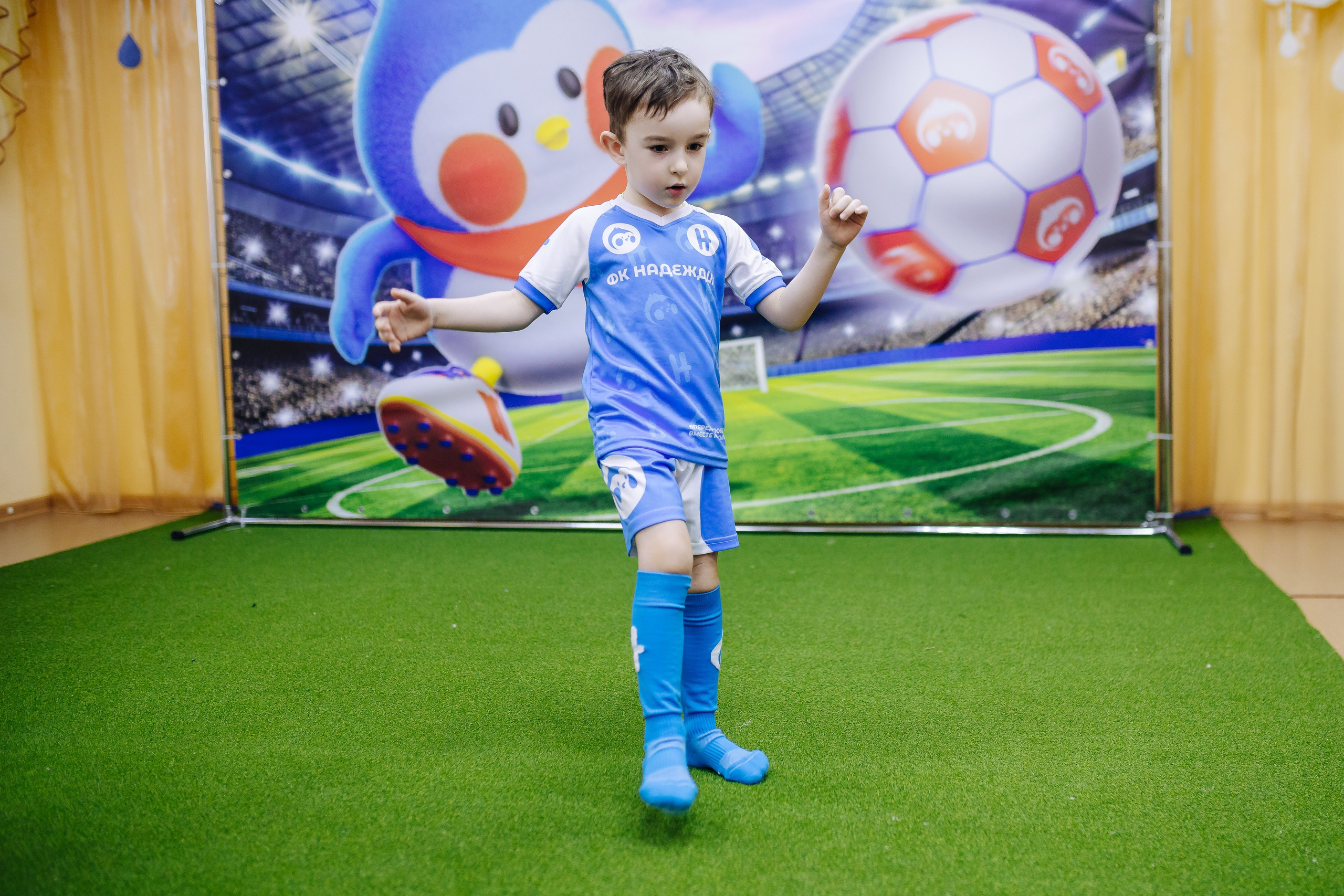 Фотосессия с кубком в детских садах г. Магнитогорска. Денис Прохоров Фотограф в г. Магнитогорск