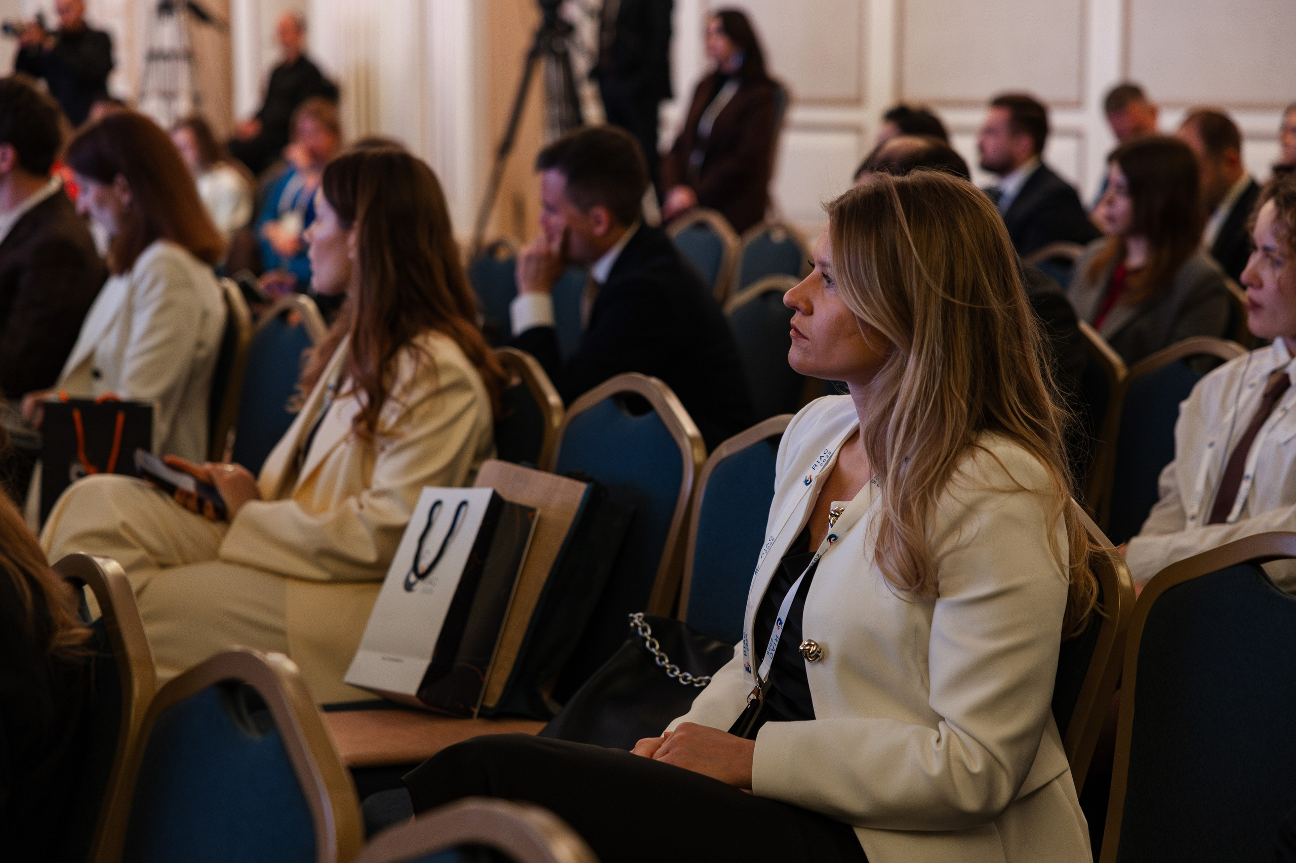 RIAC 2025. Свадебный репортажный фотограф в Москве