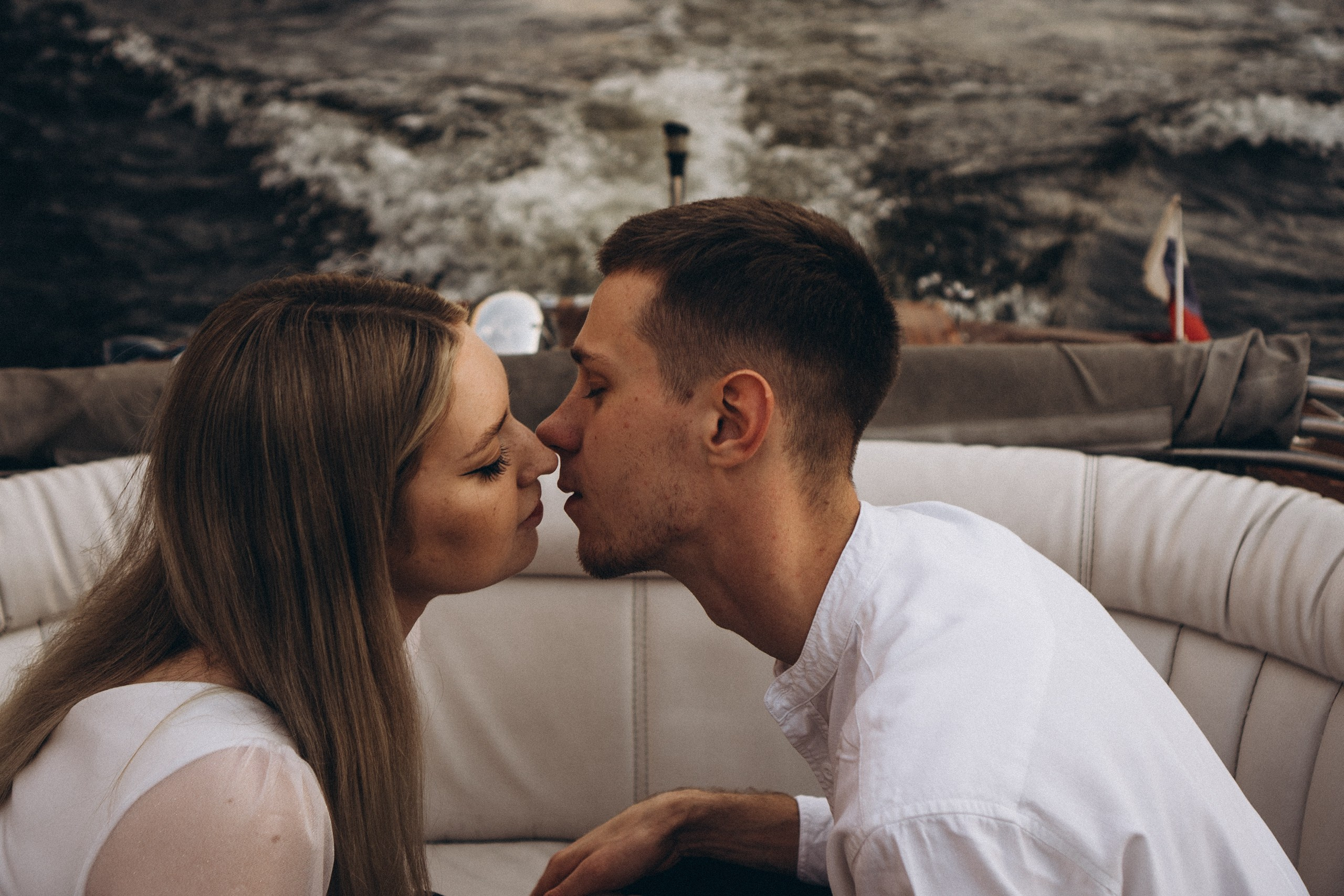 СВАДЕНБНАЯ СЬЕМКА НА КАТЕРЕ ПО КАНАЛАМ САНКТ-ПЕТЕРБУРГА И В АКВАТОРИИ НЕВЫ. Профессиональный фотограф, Санкт-Петербург — Виктория Богомолова