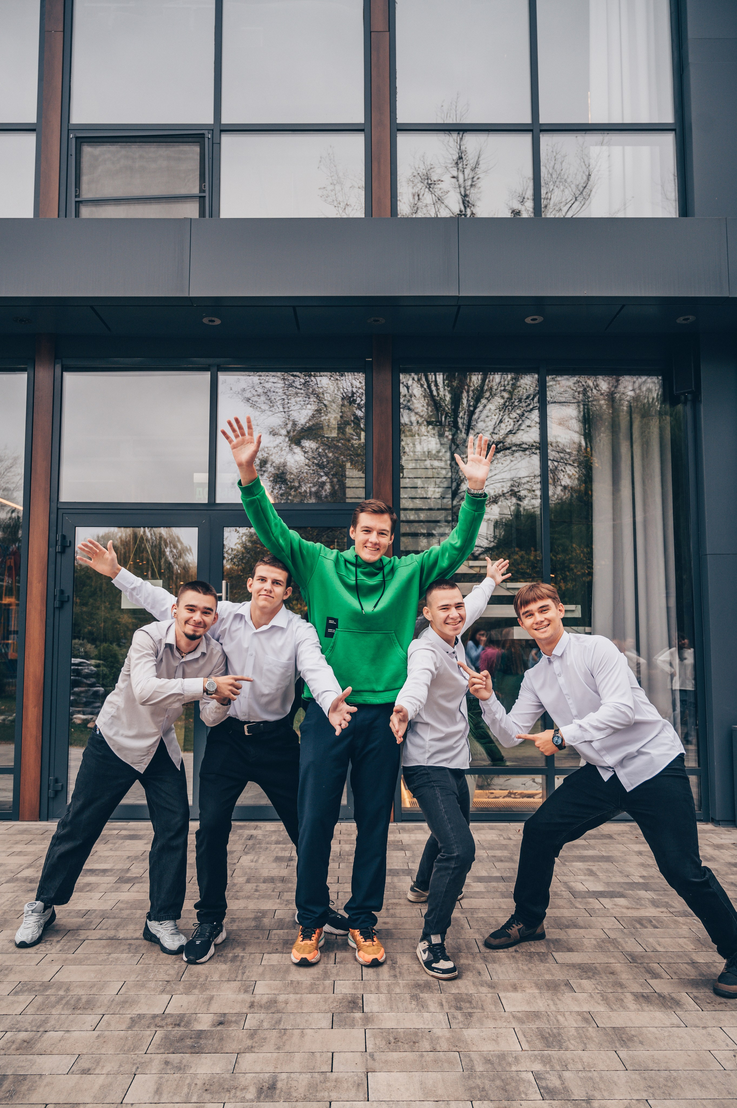 В парке. Выпускные альбомы и Школьный фотограф в Алексеевке, Бирюче, Красном