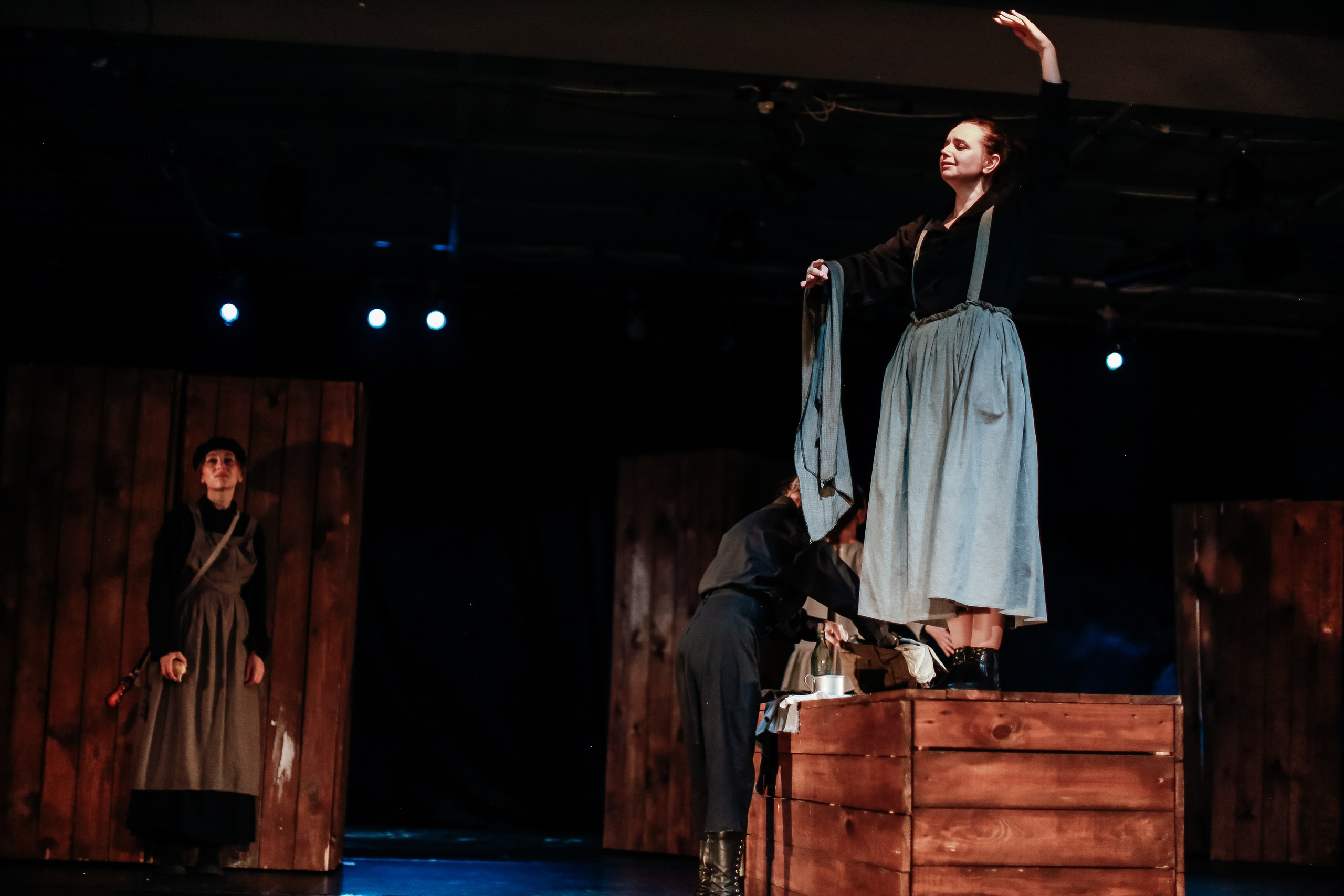 «Марьино поле». Молодежный театр Алтая. Режиссёр Ирина Астафьева. Фоторепортаж. Театральная фотосъёмка