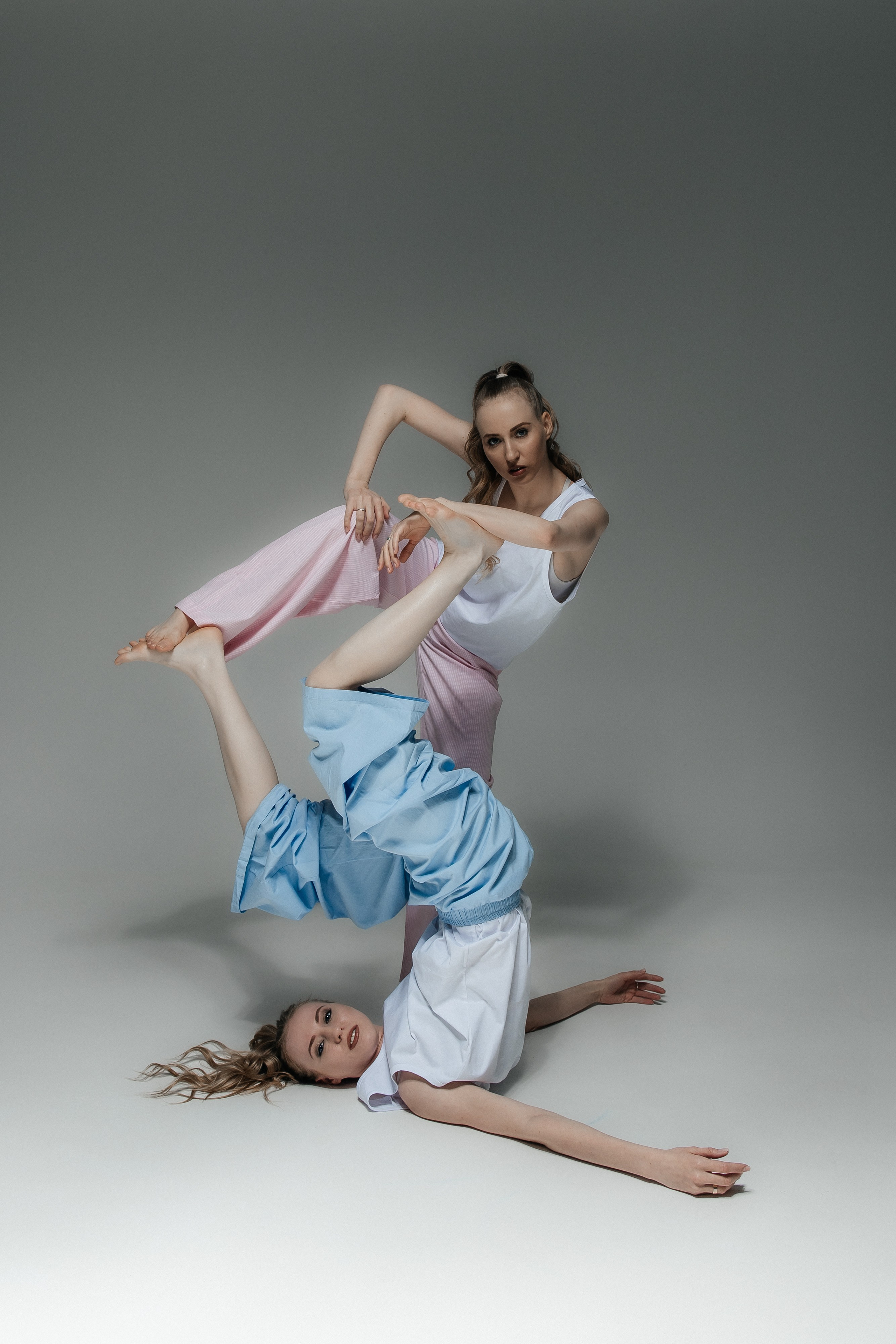 Вика и Настя