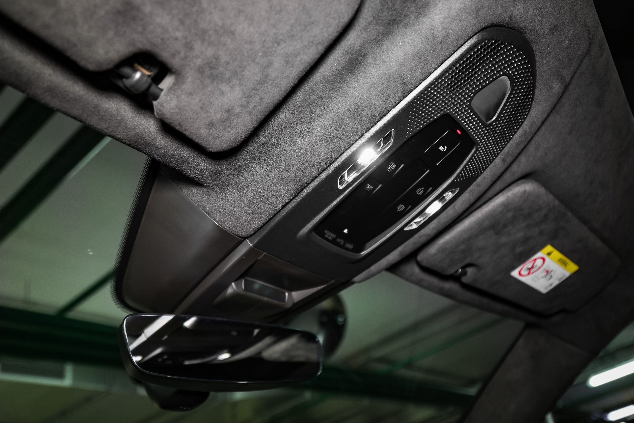 2025 PORSCHE CAYENNE COUPE E-Hybrid. Mixturecaptures