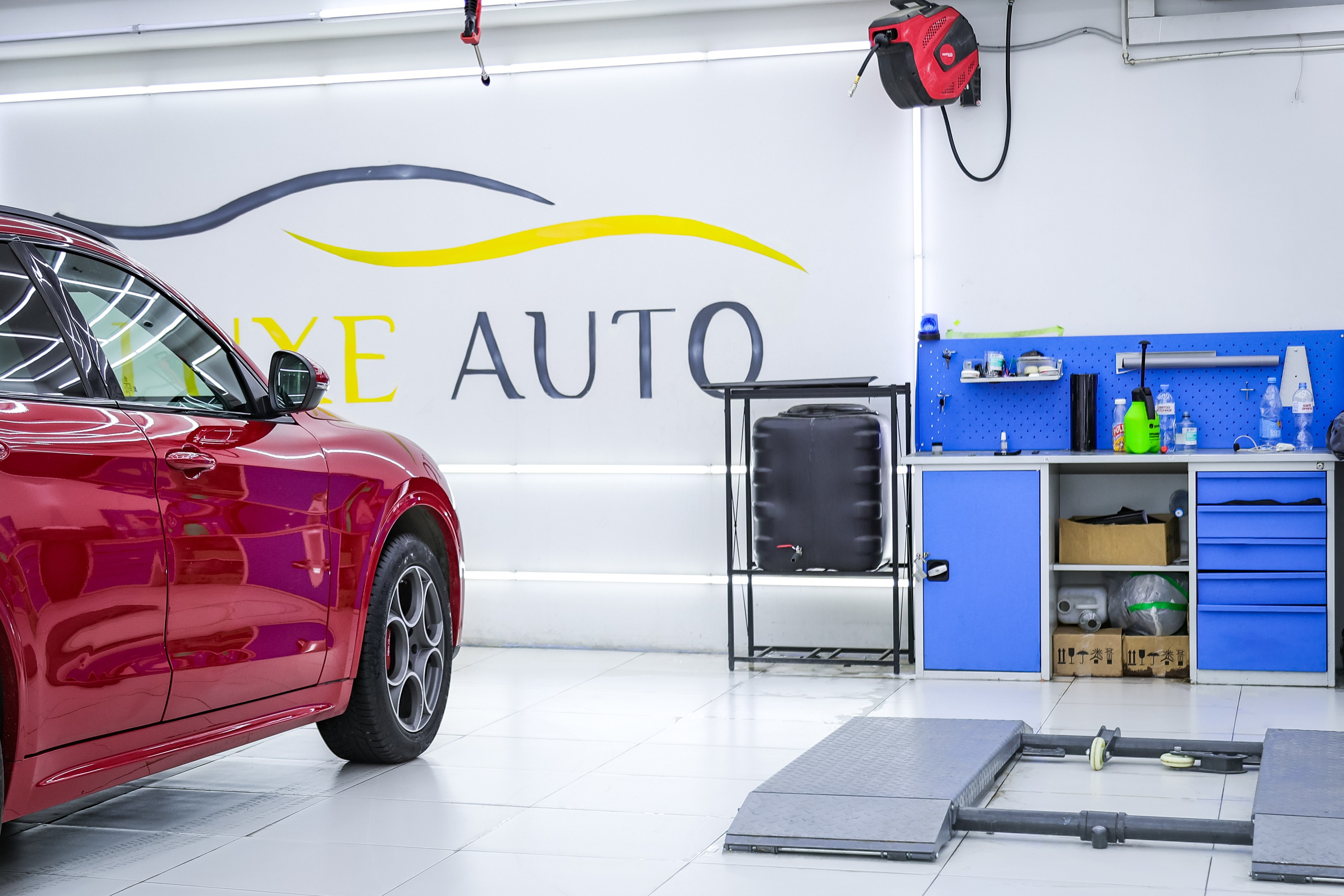 LUXE AUTO DETAILING. Mixturecaptures