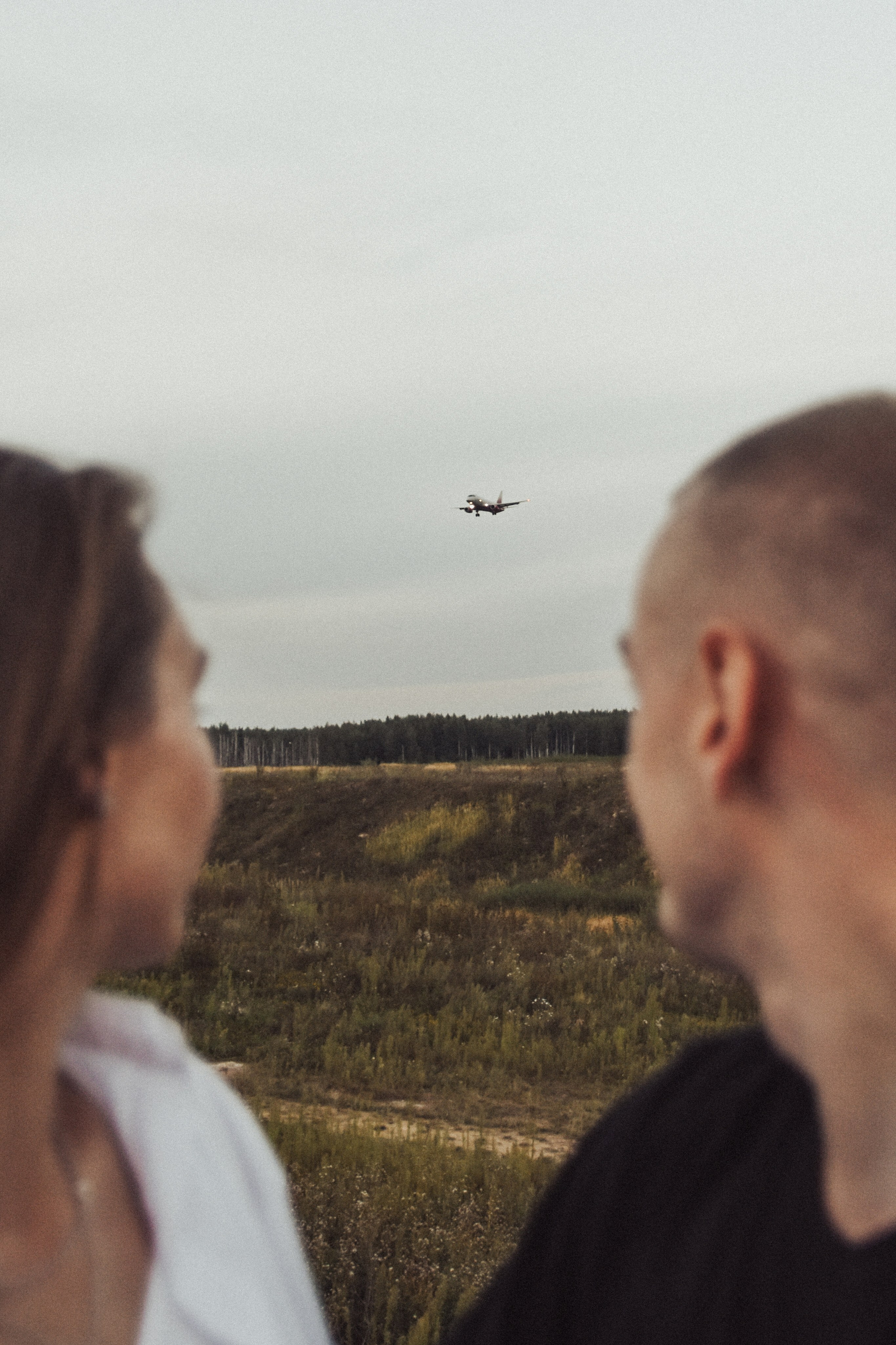 Шереметьево и влюбленная пара. Фотограф Лобанов Антон, г. Москва