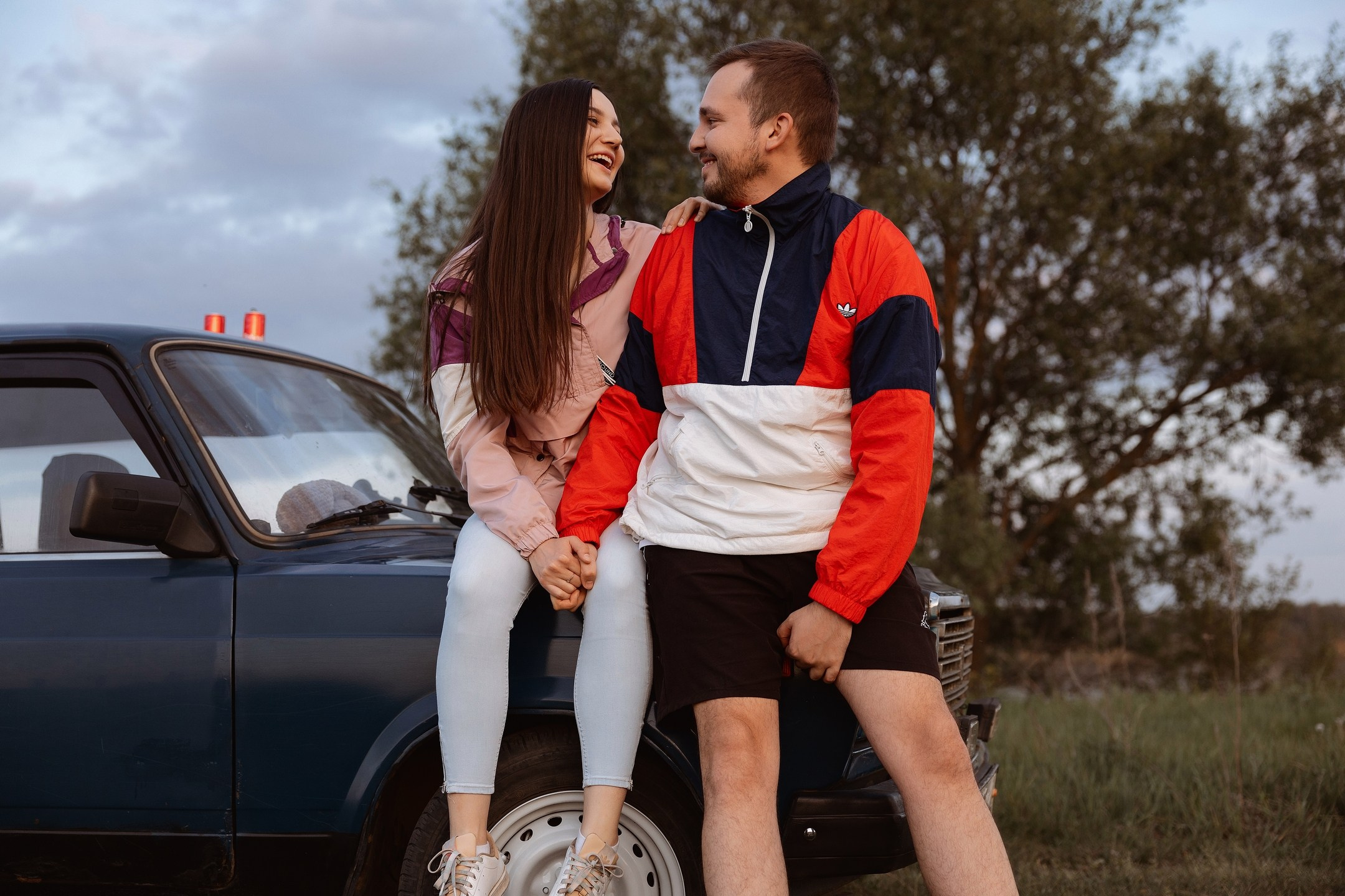 Фотосессия на природе с автомобилем