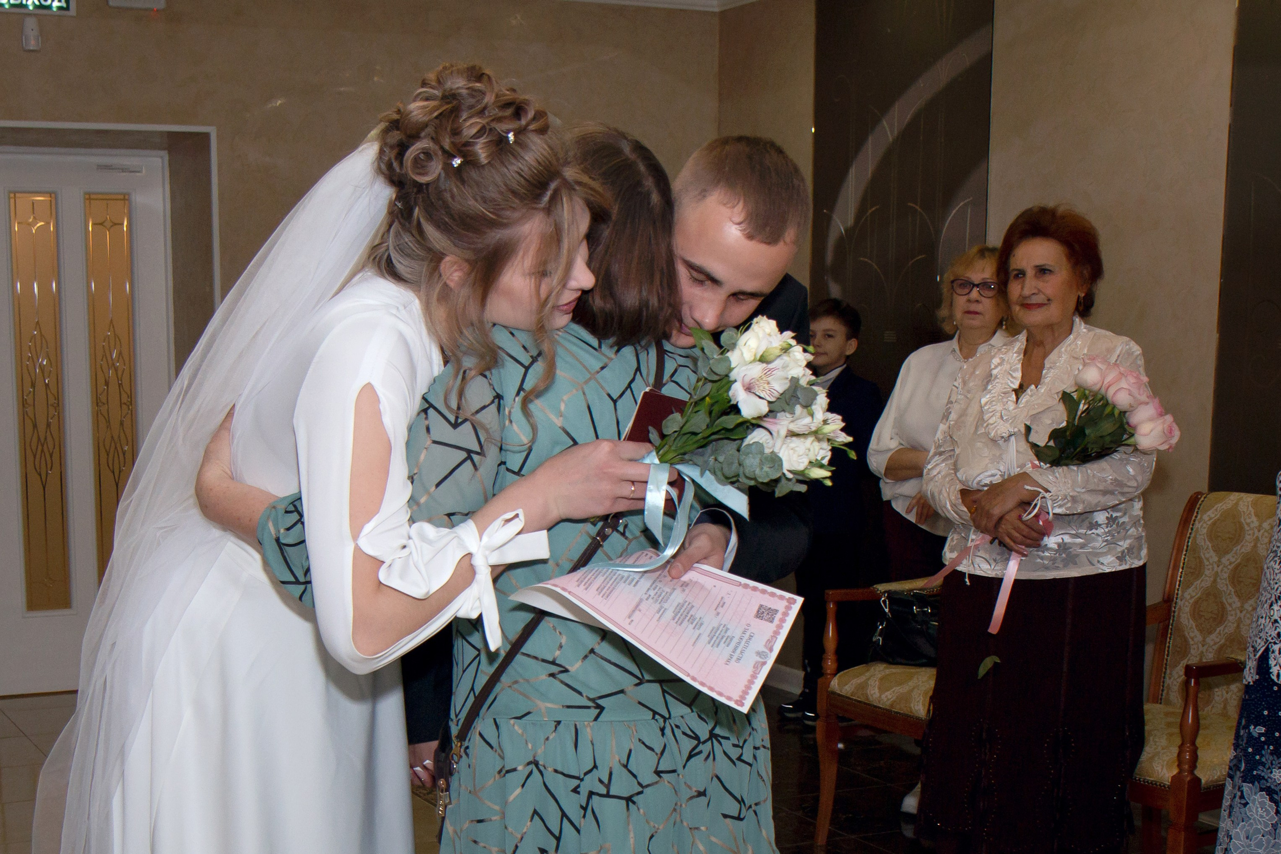 Свадебная фотосессия. Шелехов. Фотограф в Шелехове, лучшие выпускные альбомы в Шелехове