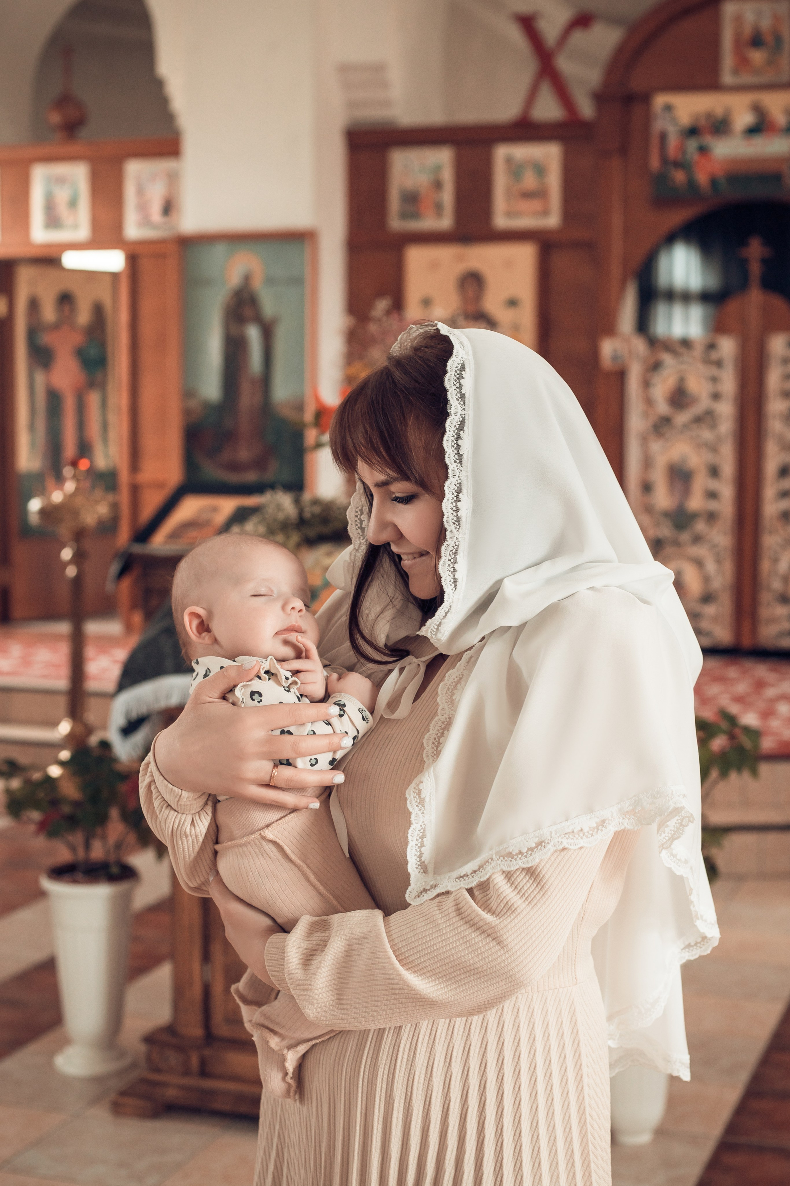 Таинство Крещения Ксении. Церковь Василия, епископа Рязанского. Семейный фотограф в Рязани и Рязанской области