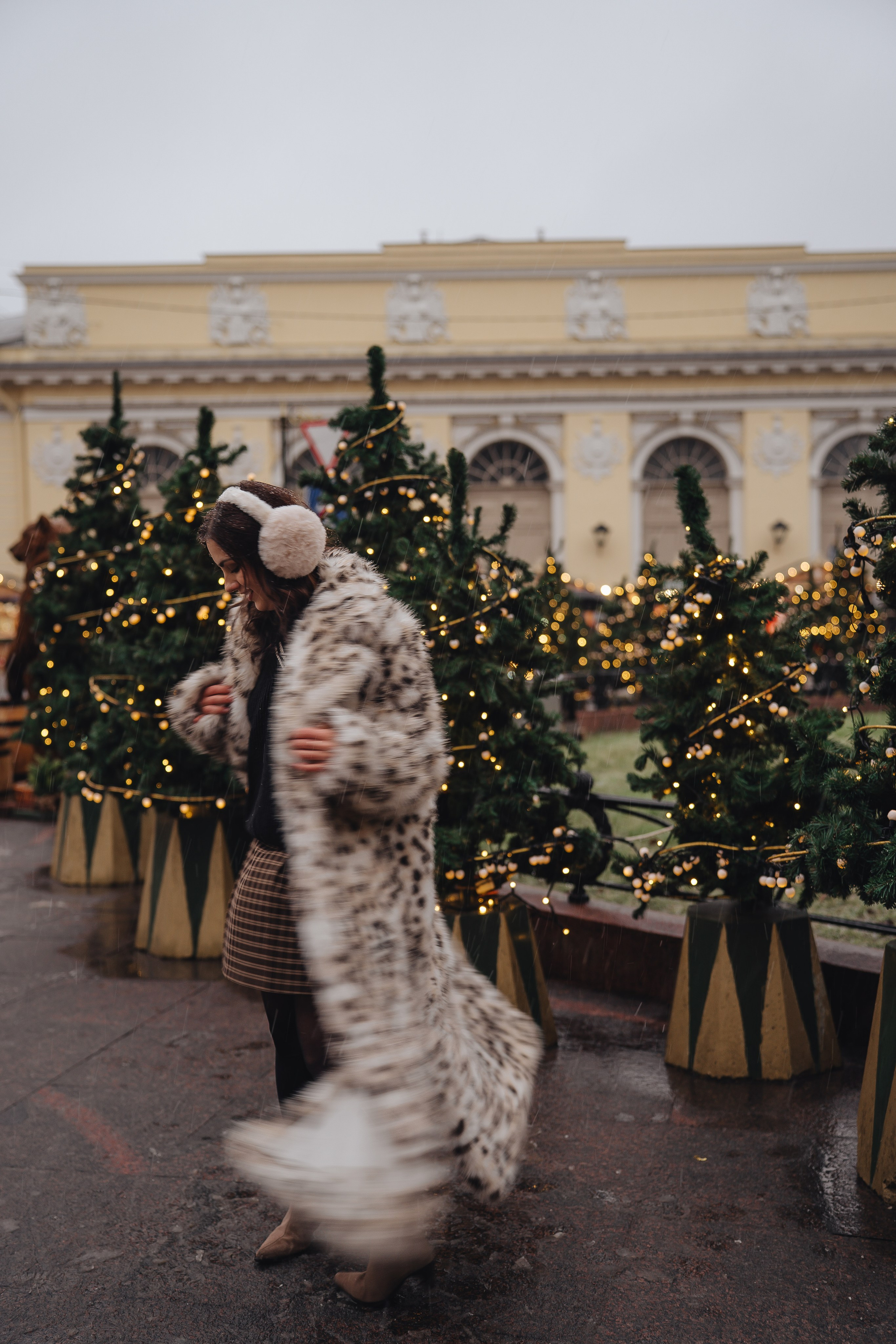 ПРОГУЛКА НА МАНЕЖНОЙ ПЛОЩАДИ ДЛЯ ДЕВУШКИ ПЕРЕД НОВЫМ ГОДОМ (НОВОГОДНЯЯ ФОТОСЕССИИЯ НА МАНЕЖНОЙ ПЛОЩАДИ). Профессиональный фотограф, Санкт-Петербург — Виктория Богомолова