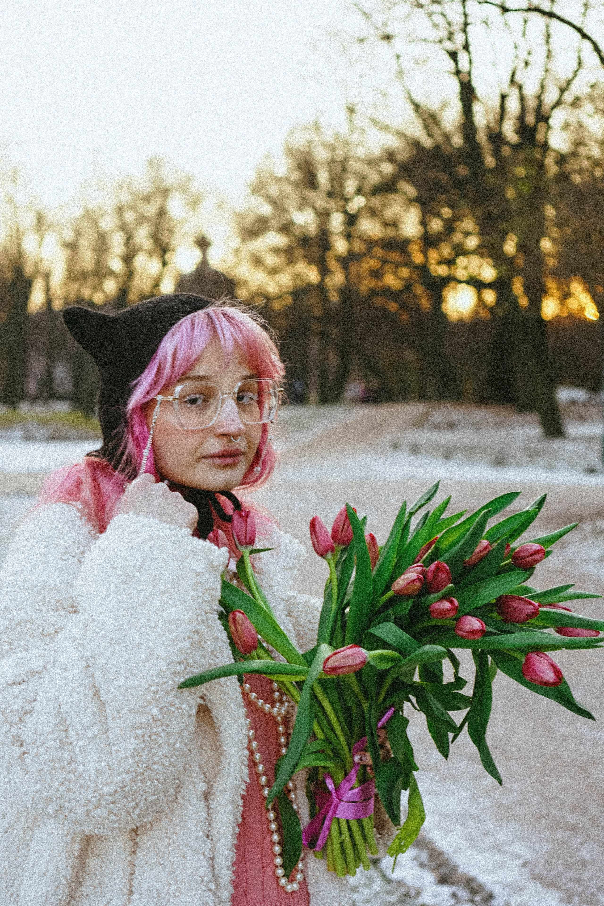 Прогулочная фотосессия с тюльпанами. Профессиональный фотограф, Санкт-Петербург — Виктория Богомолова