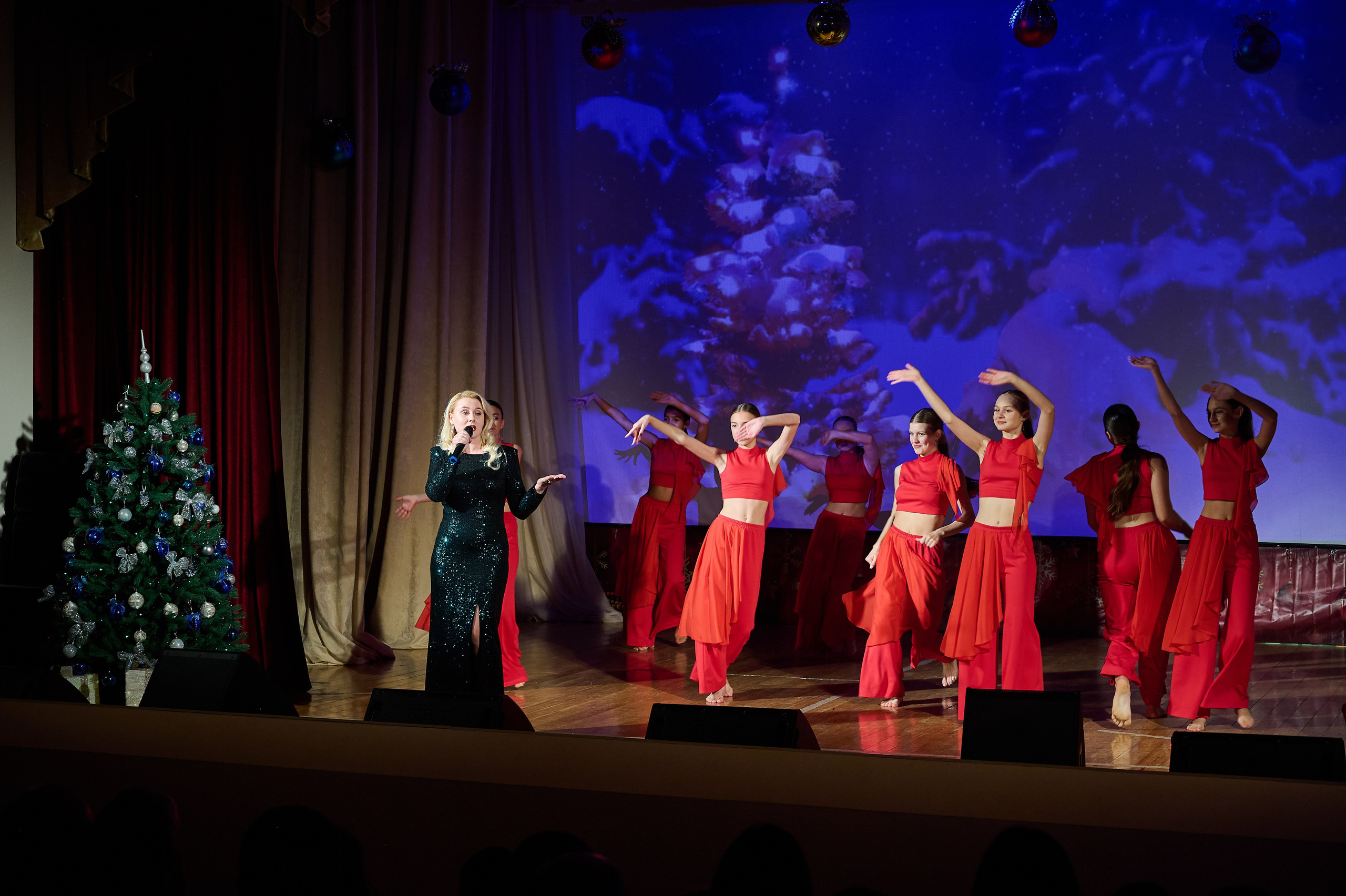 Концерт НГ В ДК. Жизнь курорта Кабардинка в фотографиях