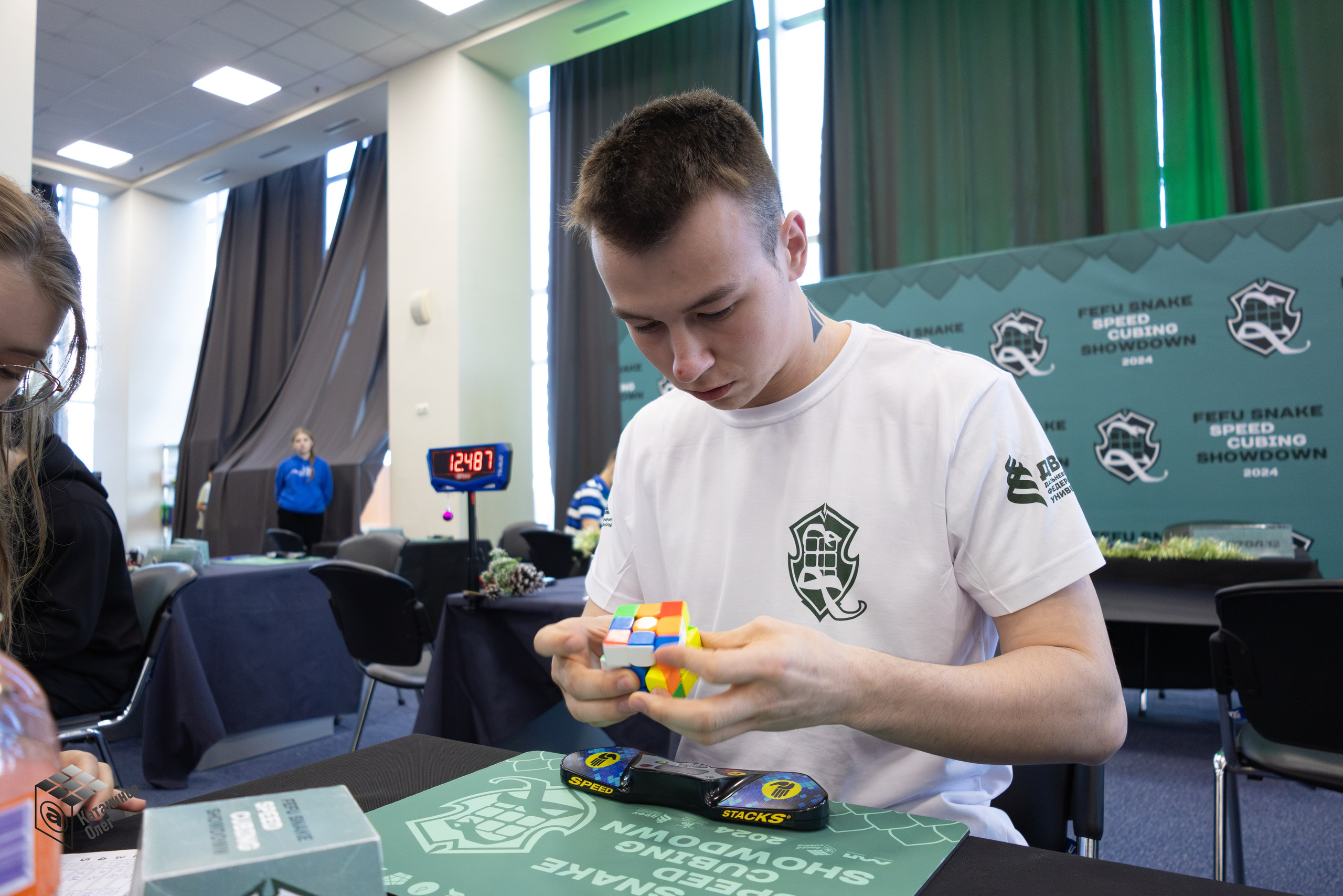 FEFU Snake Speedcubing Showdown 2024. Олег Катакинов| Репортажный фотограф в городе у моря (Владивосток)