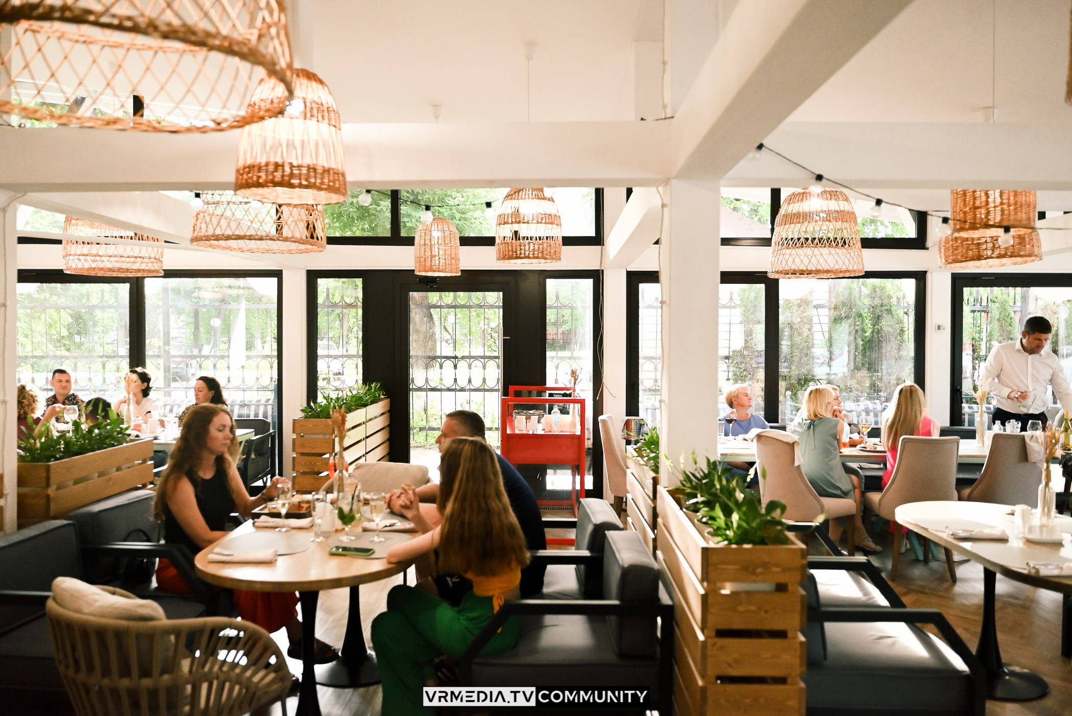 Ресторан «Volna»: Вечер на летней веранде «Хочу на дачу»