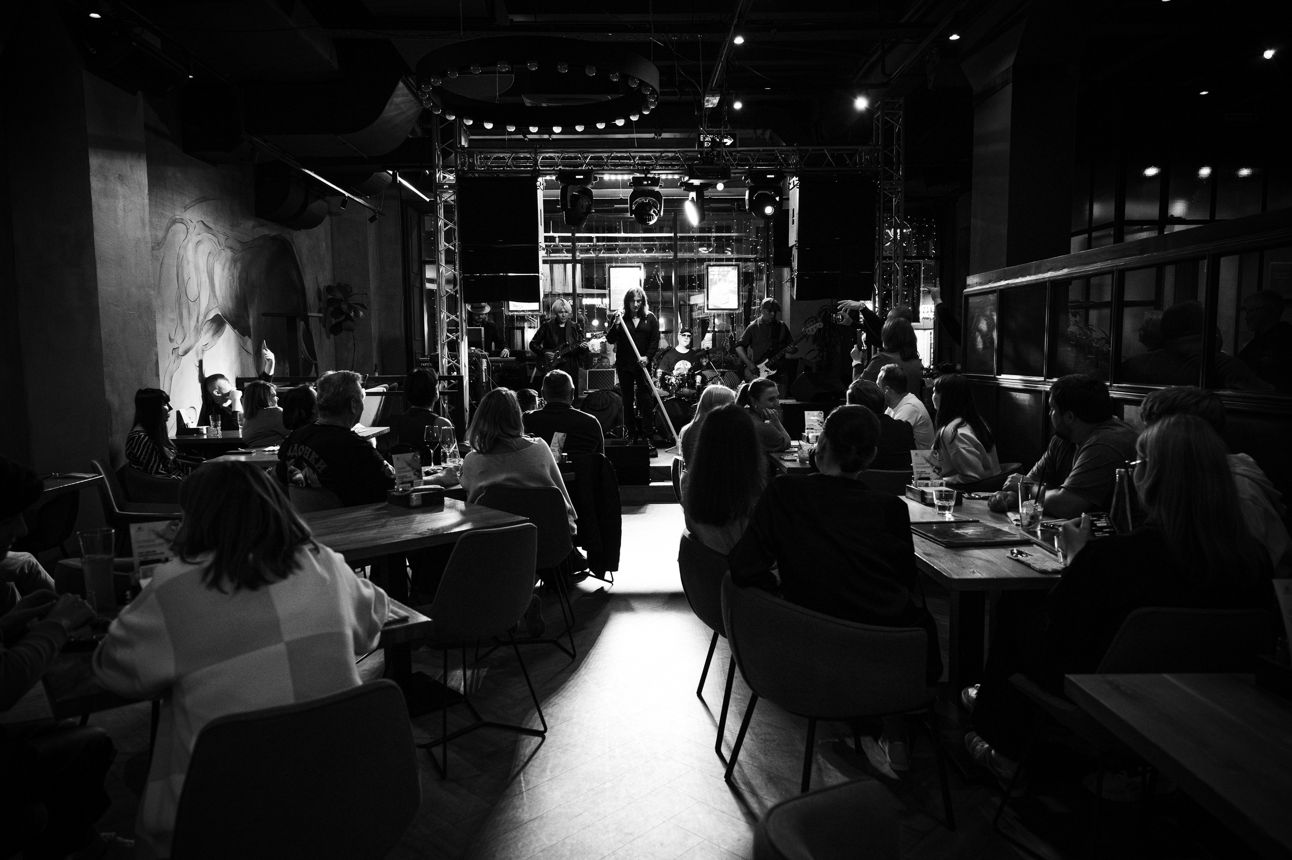 Андрей Храмов Бэнд «Классика зарубежного рока» (26.09.2025, ресторан Жаровня). Photographer in Moscow Anna Chistiakova