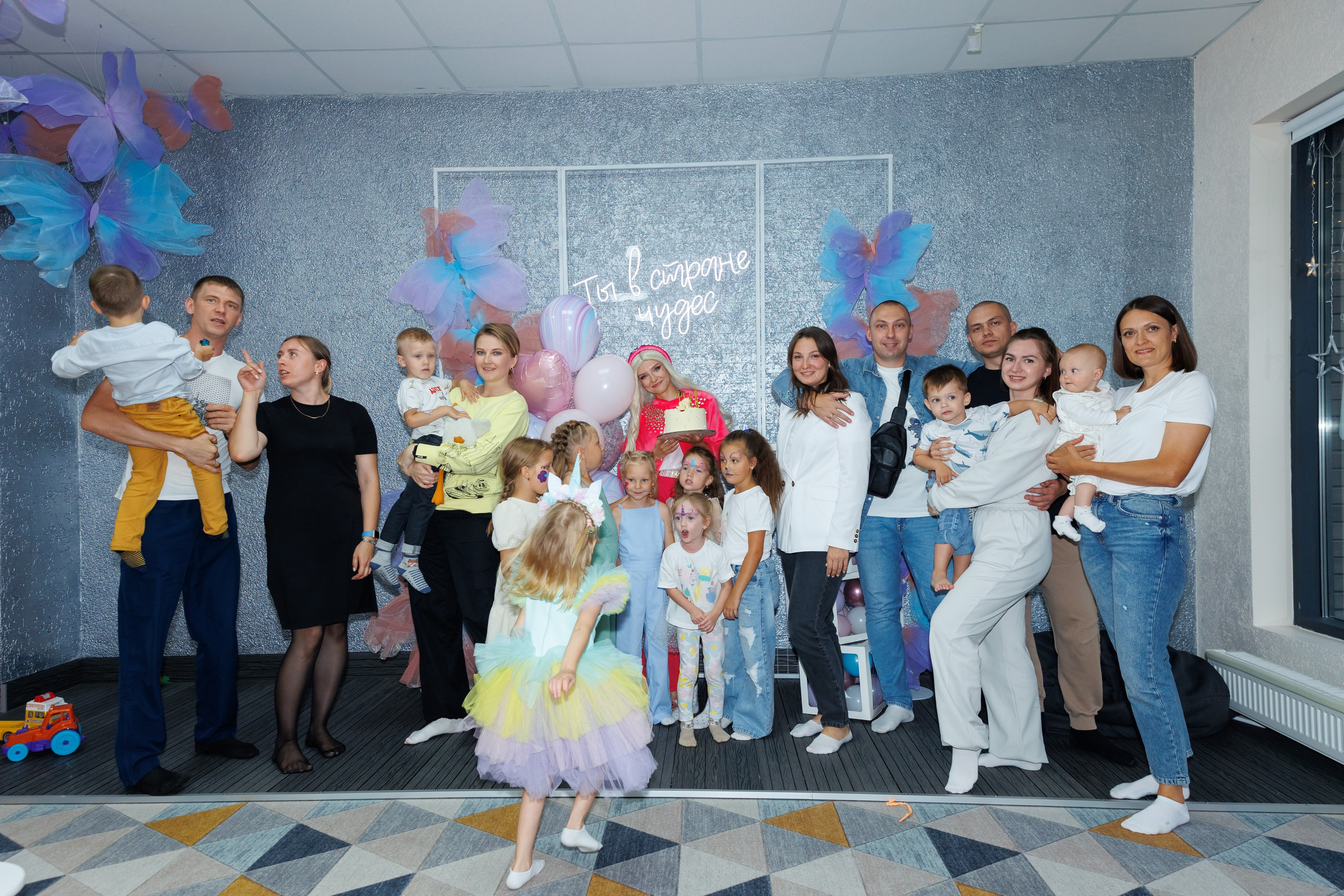 Детский лофт Алиса в стране чудес. Женский фотограф в Новосибирске Наталья Гресь