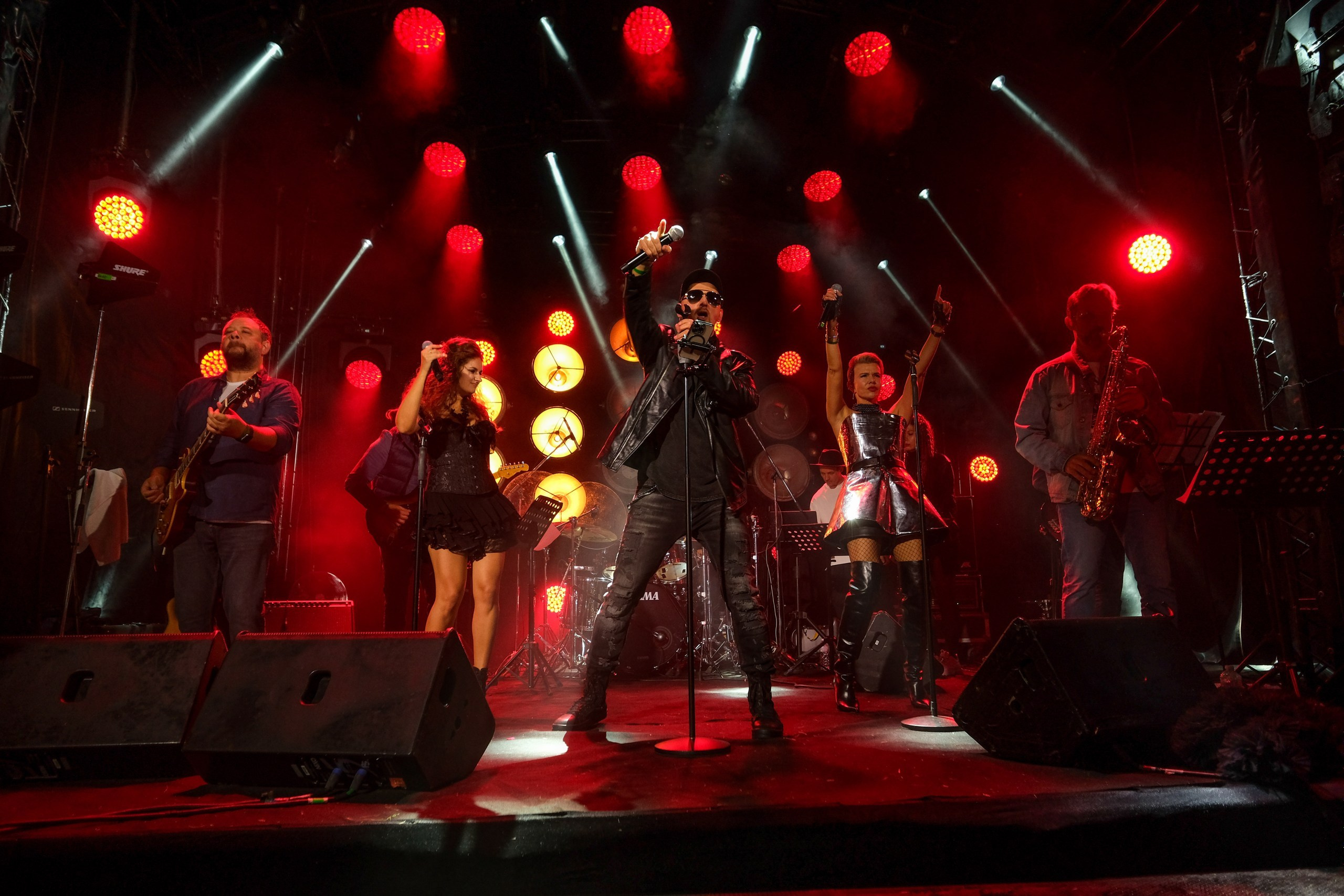 Фотосъёмка репортаж выступления группы АТЛАНТЫ. Любовь Потапова