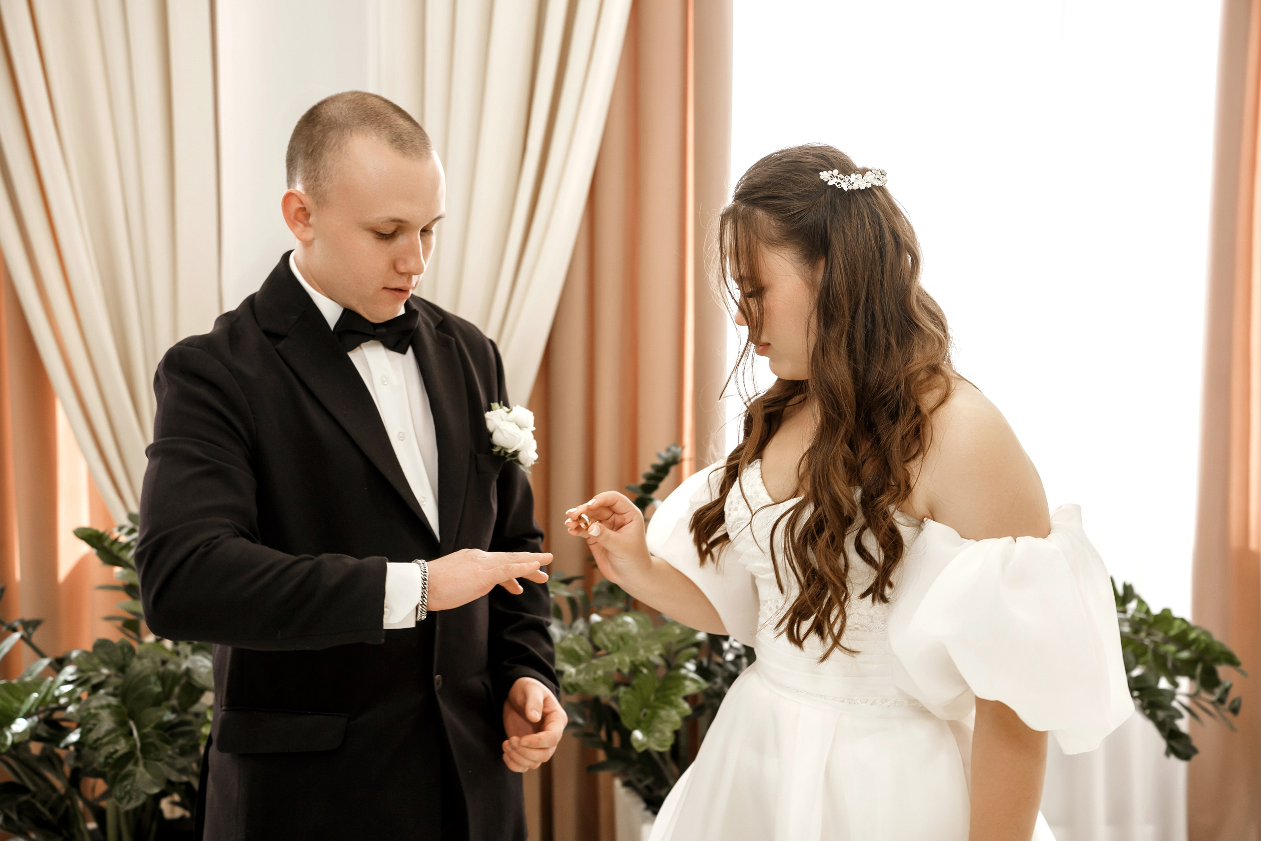Елизавета и Артем. ЗАГС и прогулка. Фотограф и видеограф в Москве и Московской области Мария Вишня