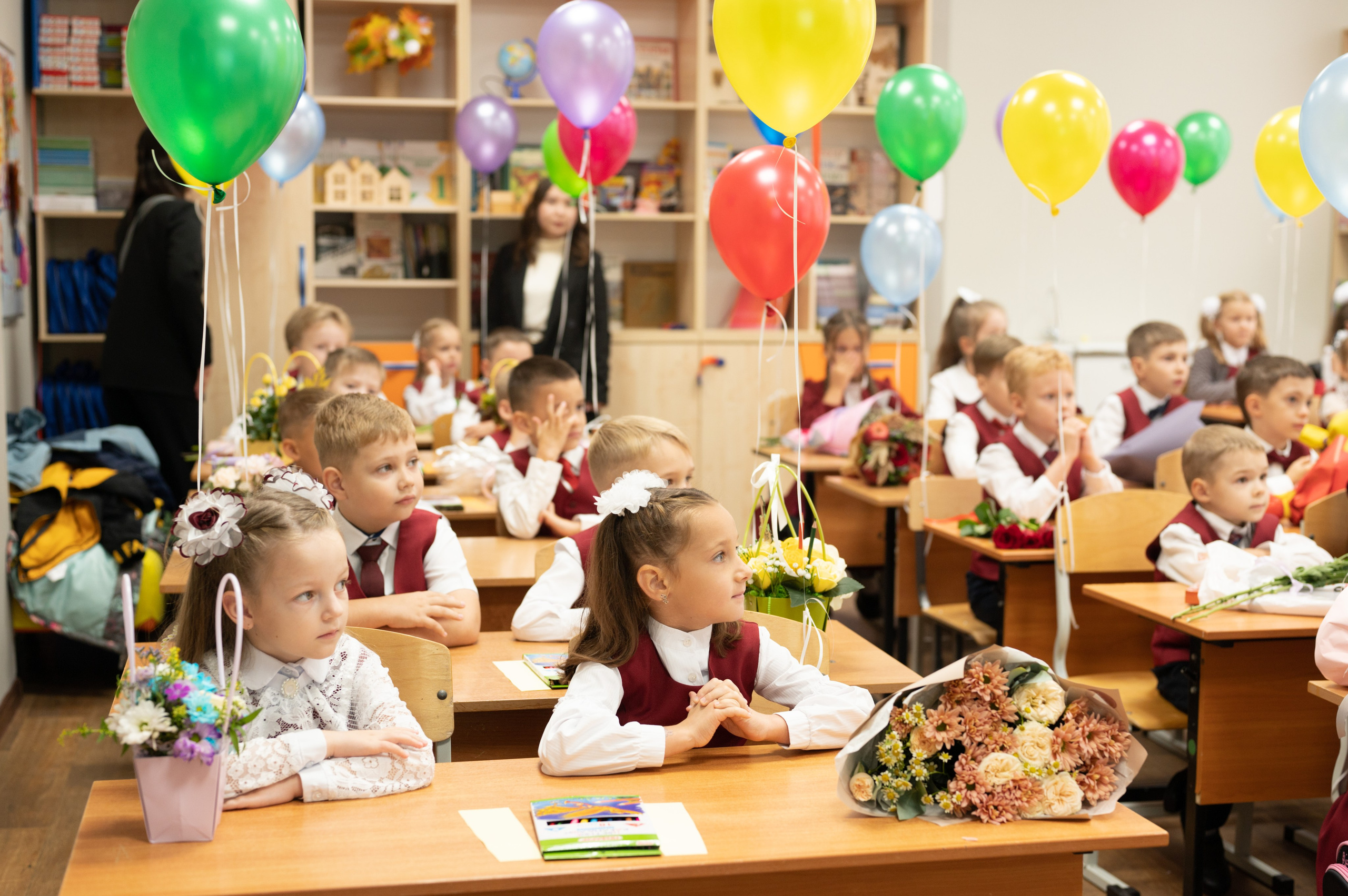 1 сентября 1 К 16 гимназия репортаж, линейка +в классе. Фотограф новорожденных, семейный детский в Тюмени Татьяна Морозова