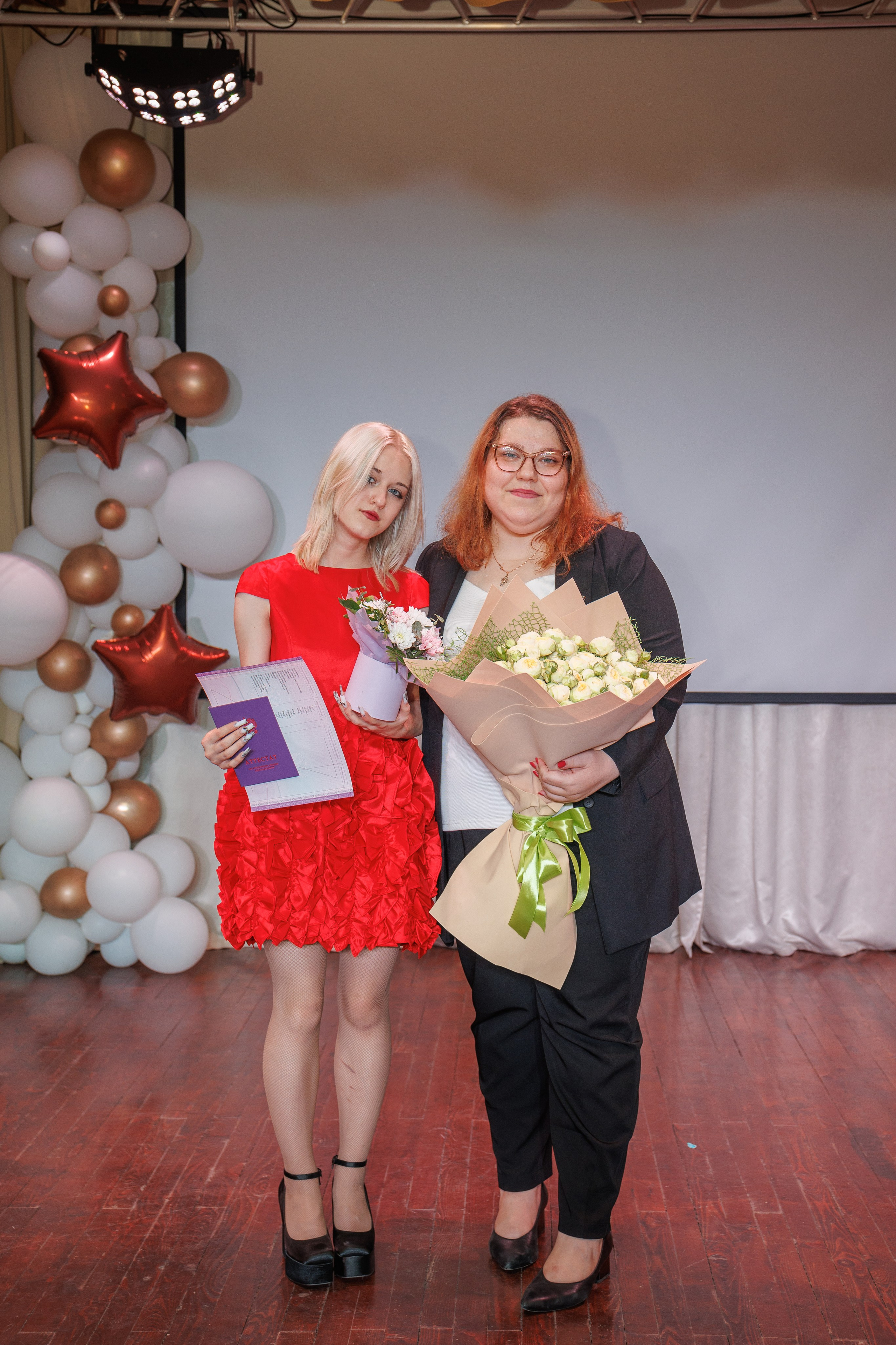 Вручение аттестатов. Свадебный и семейный фотограф в Новосибирске Ирина Дорошкова