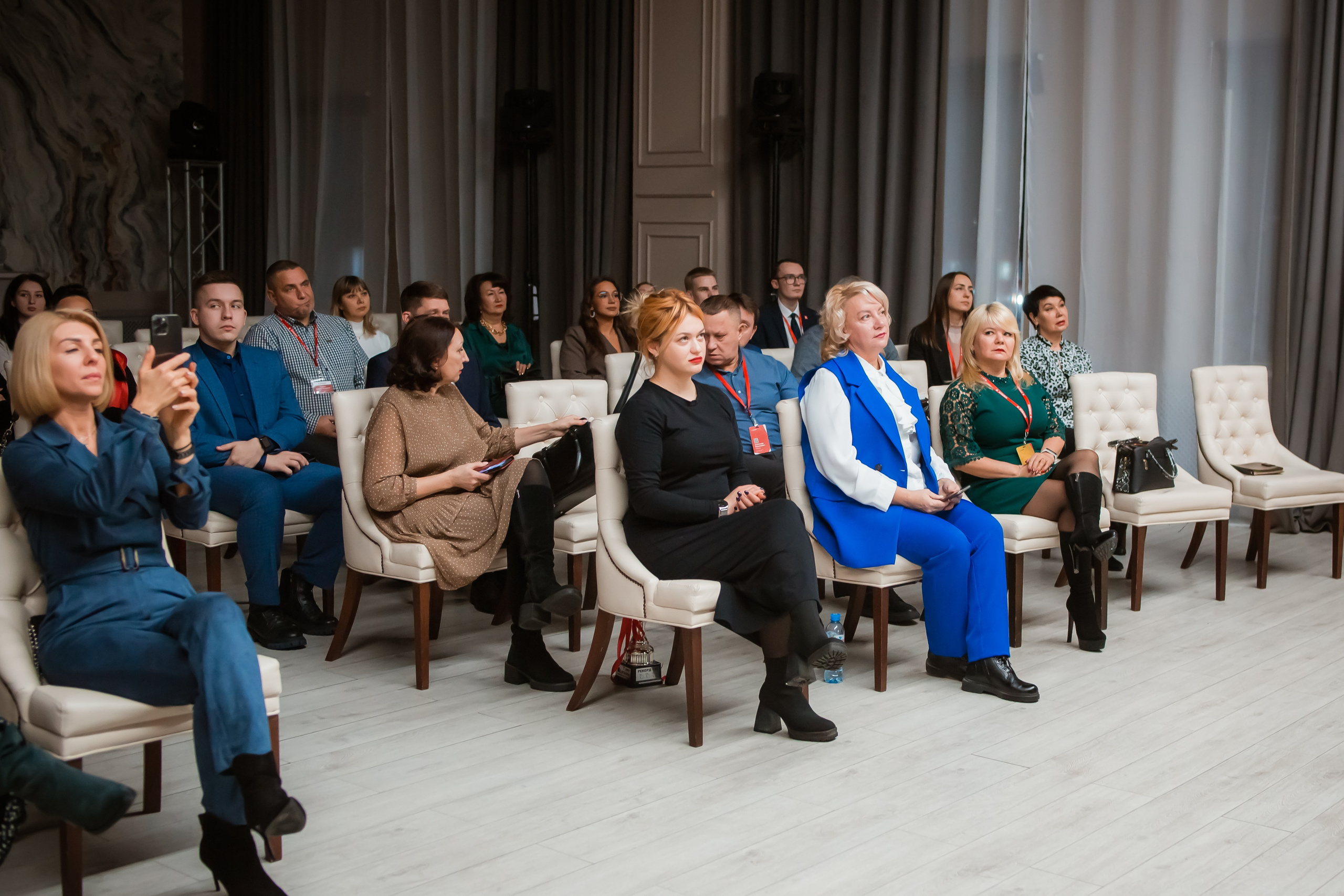 Этажи — подведение итогов 2023. Репортажный фотограф Василий Сазонов в Нижневартовске