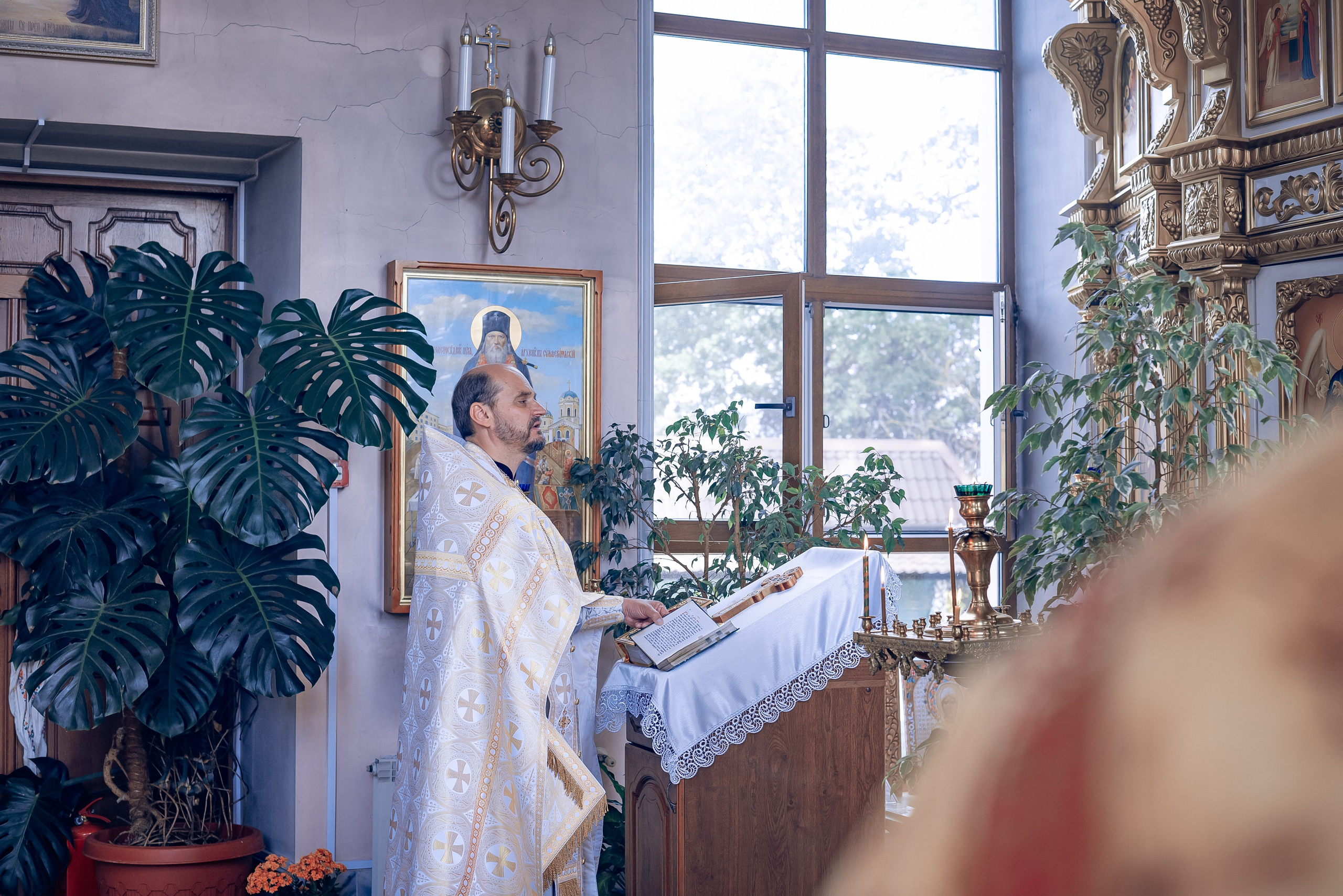 Воскресная служба в Рождественско-Николаевском храме. Фотографы крещения/венчания  Красноярск Татьяна и Вячеслав Переваловы