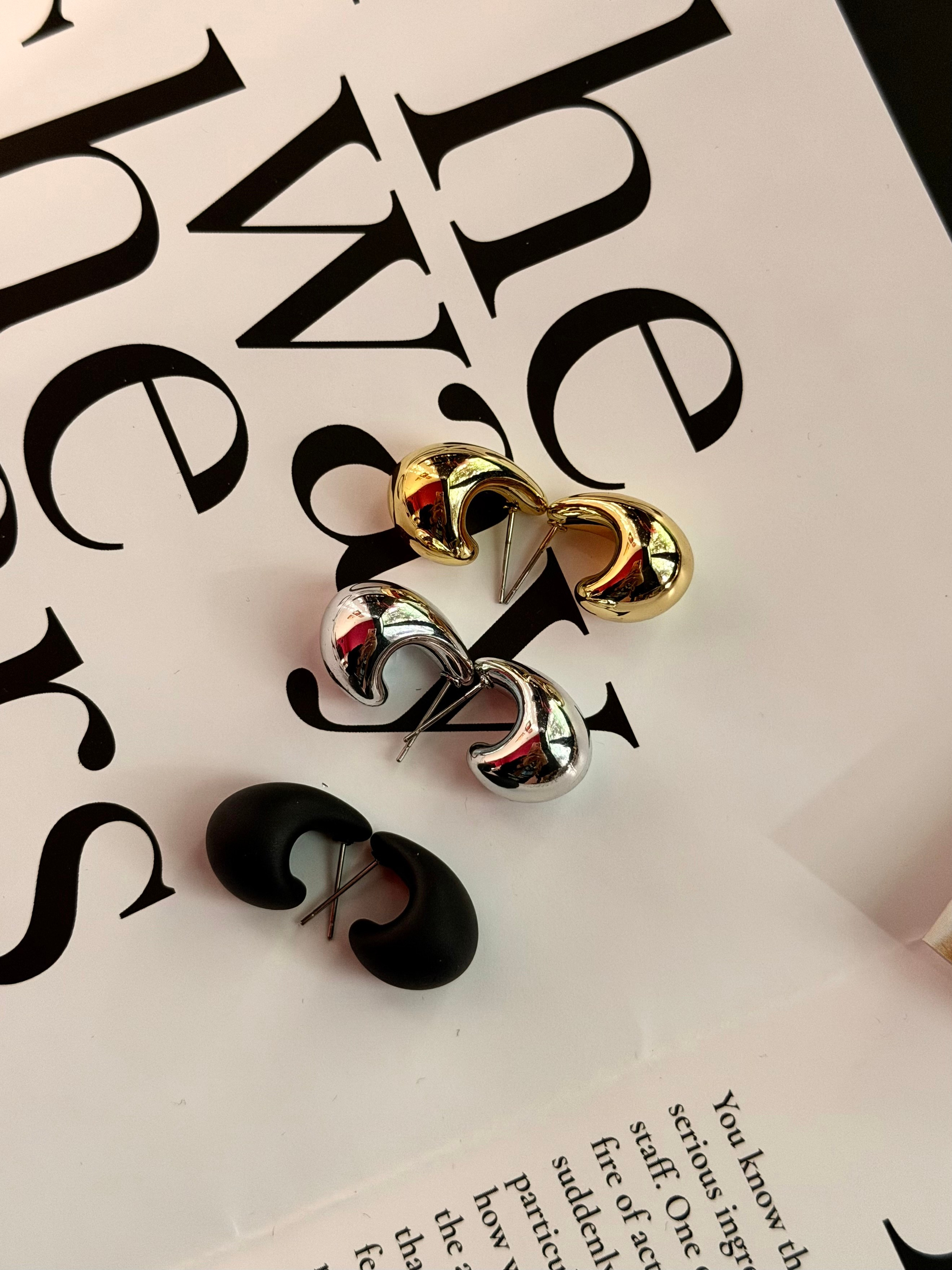 Украшения. Первая студия автопортрета в Донецке КЬЮ