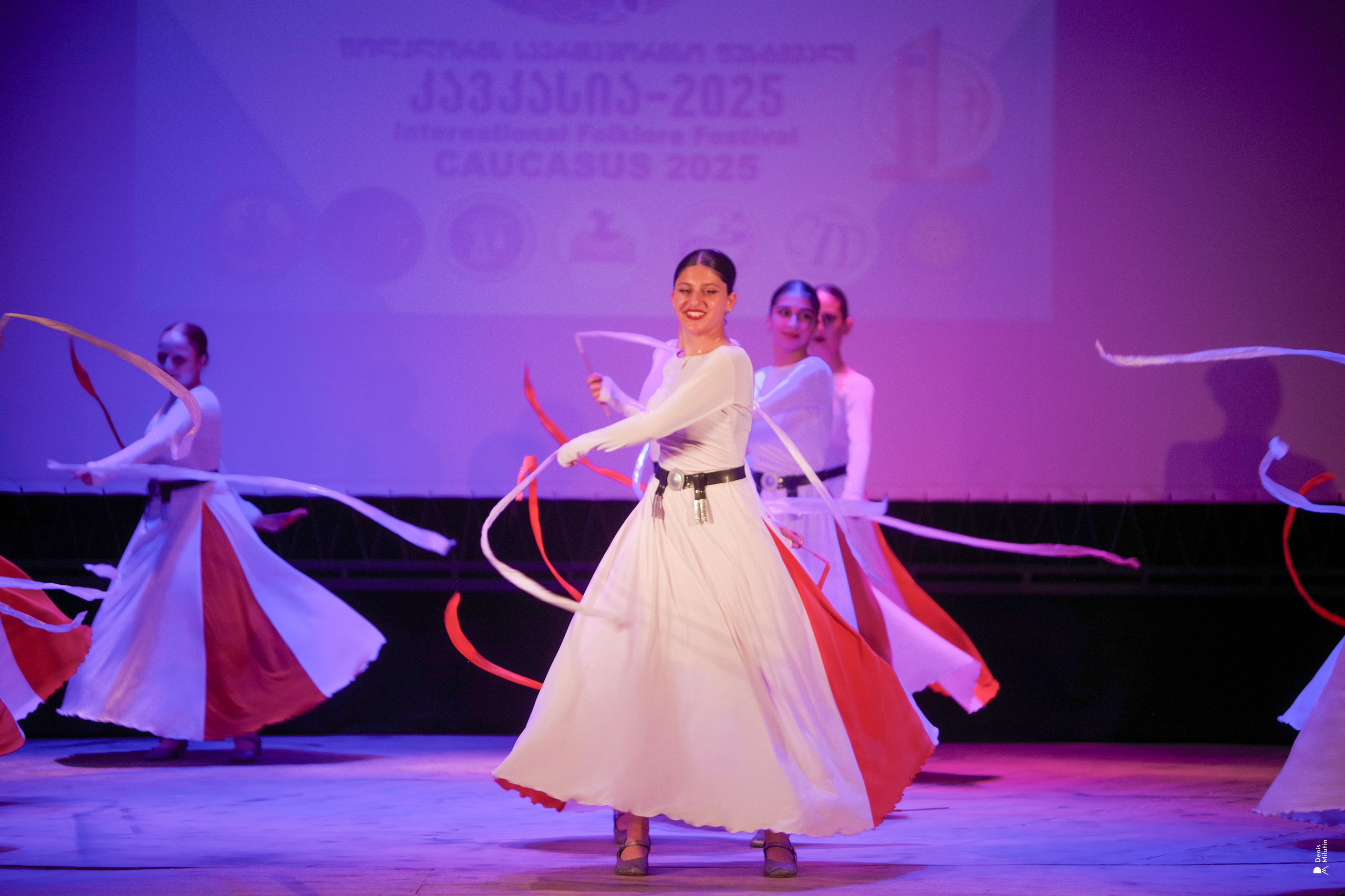 Танцы в прекрасном Они. Портретный фотограф Денис Милютин