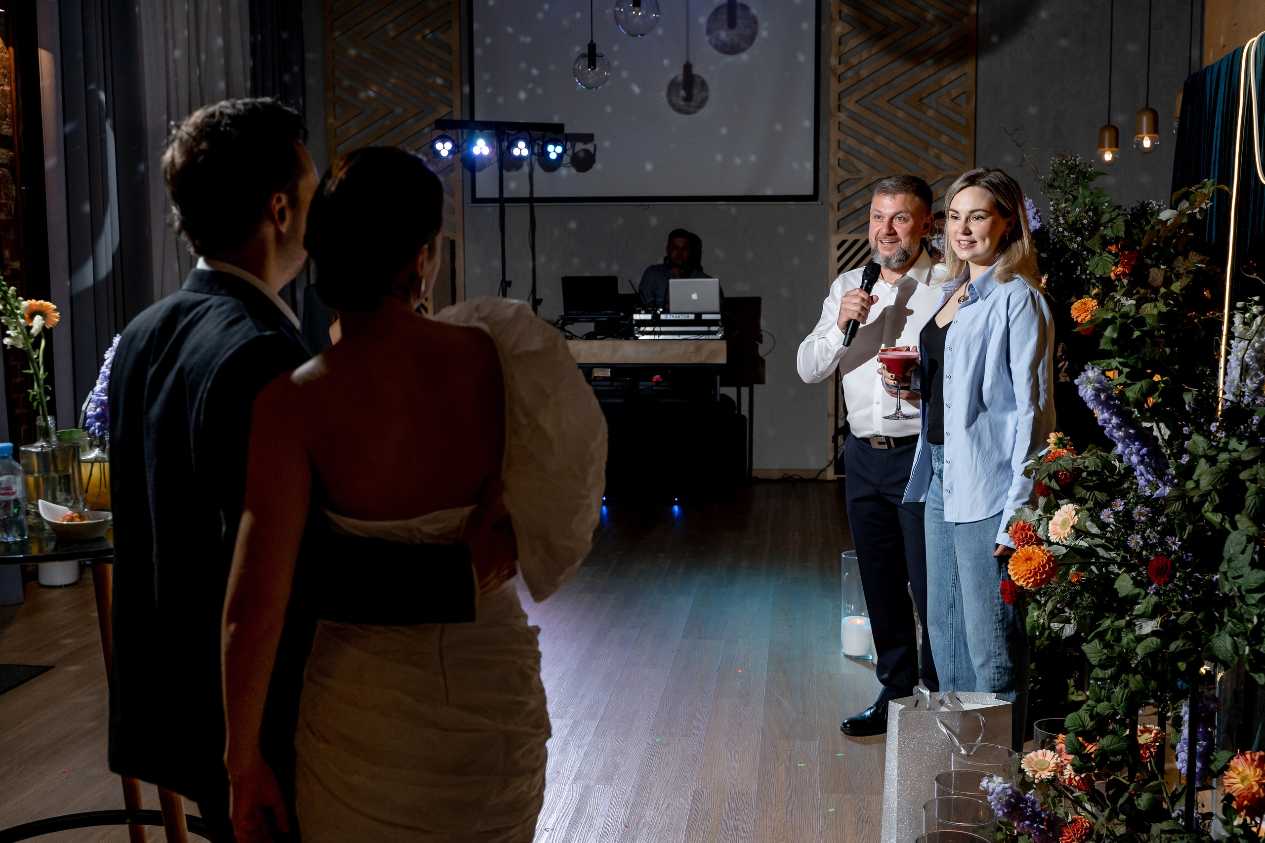 Репортаж мероприятия, репортажная съемка в Москве и Московской области, фотограф на мероприятие, фотосъемка юбилея, репортаж свадьбы, event, фотосессия на фотозоне, фотограф на юбилей, фотограф на день рождения, репортажный фотограф, съемка мероприятия, съемка на фотозоне, фотограф на корпоратив, фотограф на свадьбу, фотограф на детский праздник, фотограф на выпускной. Свадебный репортаж в лофте.