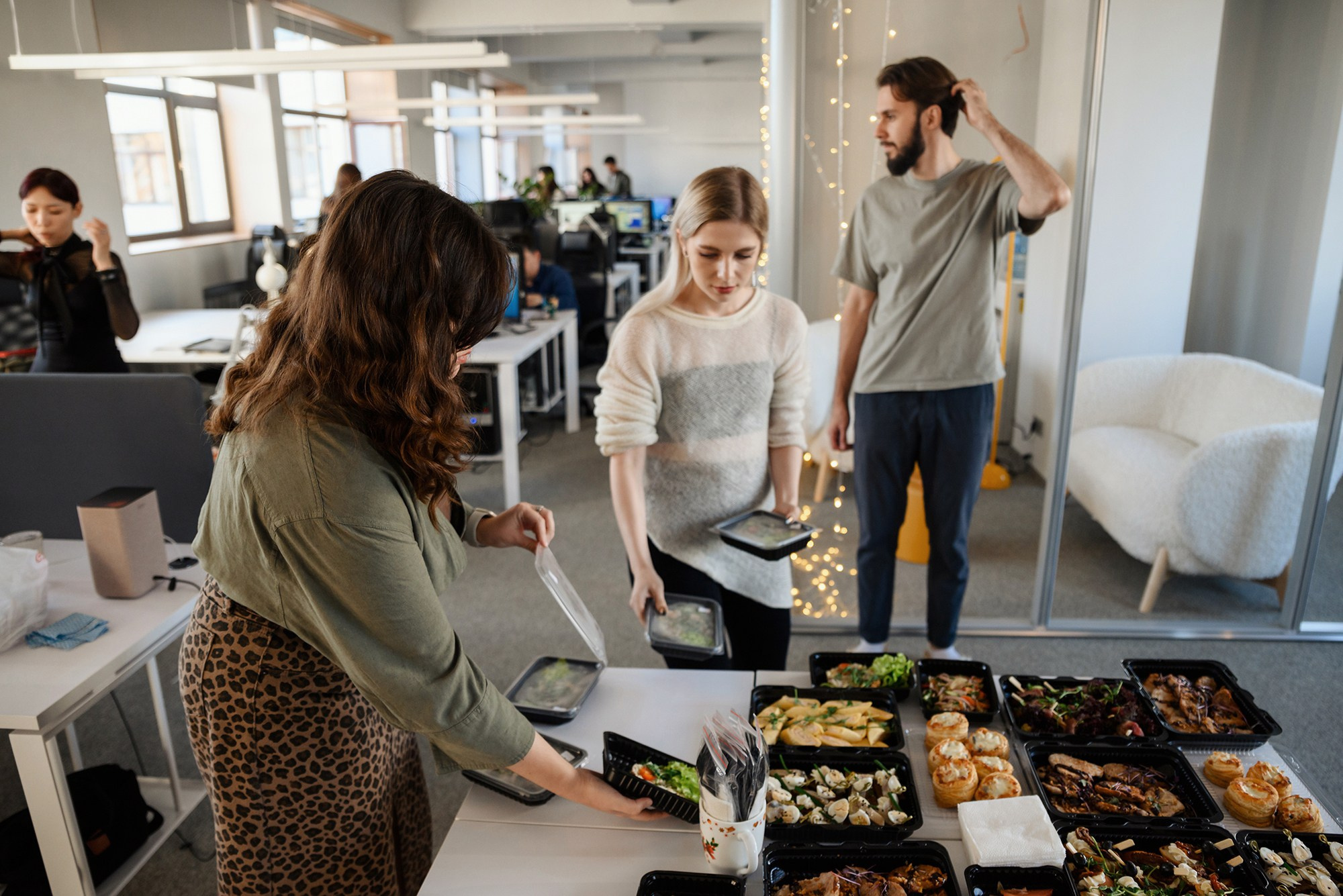 Репортажная сьёмка для R1.Lab Открытие нового офиса!. Константин Солодянкин — свадебный и репортажный фотограф в Екатеринбурге и Верхней Пышме