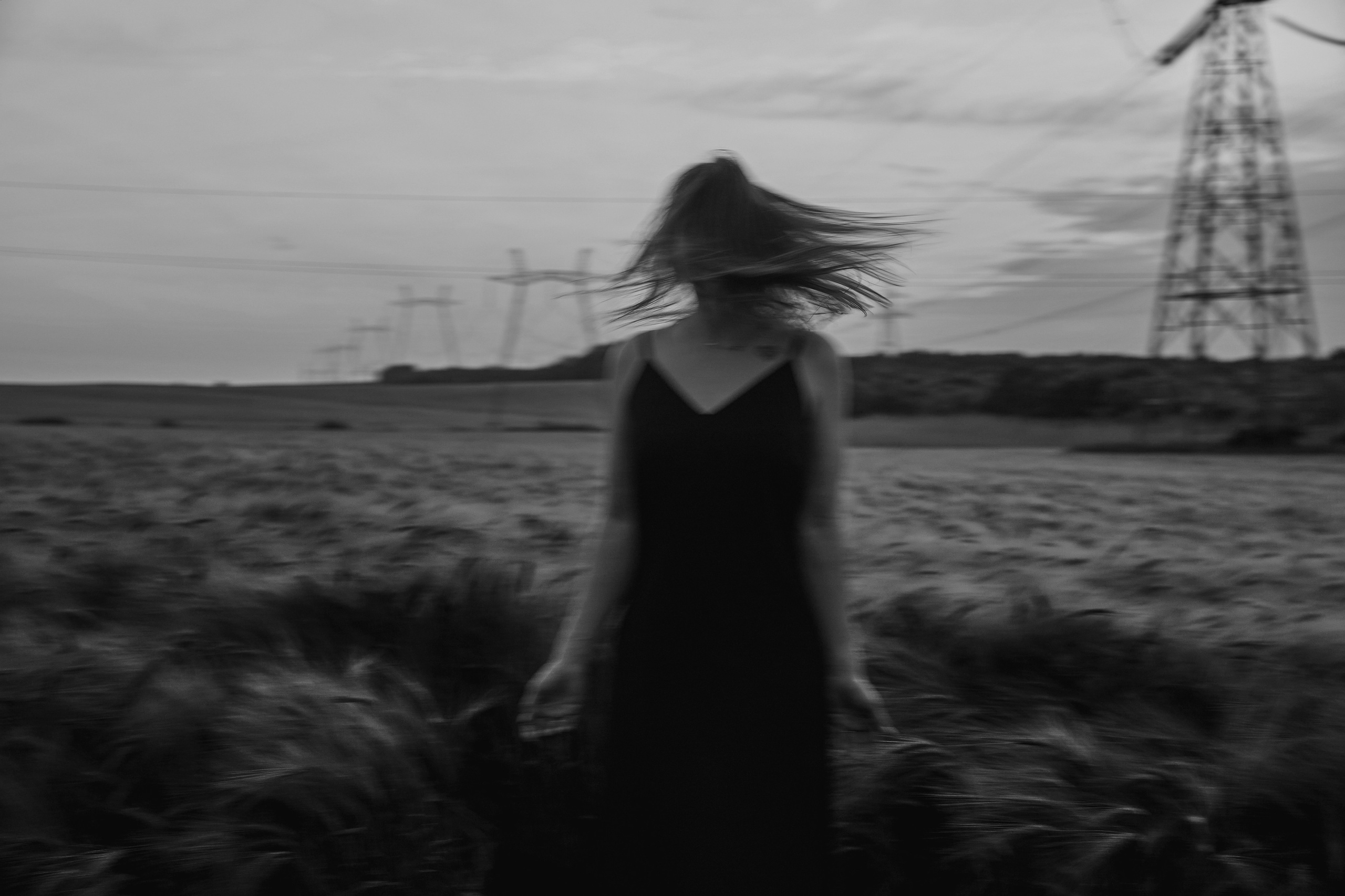 Индивидуальная фотосессия в ржаном поле летом