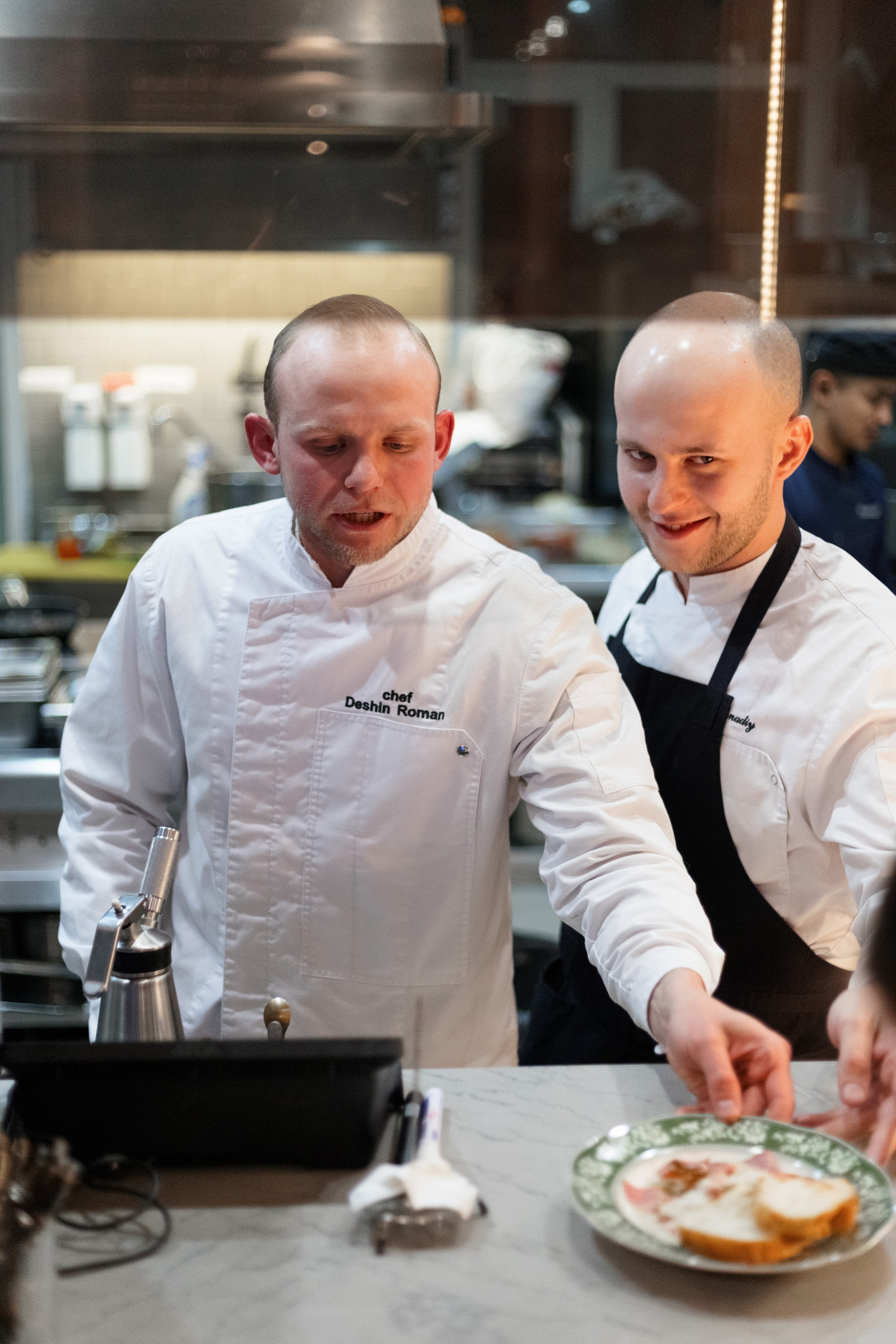 AMORE ОТКРЫТИЕ — DAY II. СВОИ. ФОТООТЧЕТЫ-СОБЫТИЯ-МЕСТА