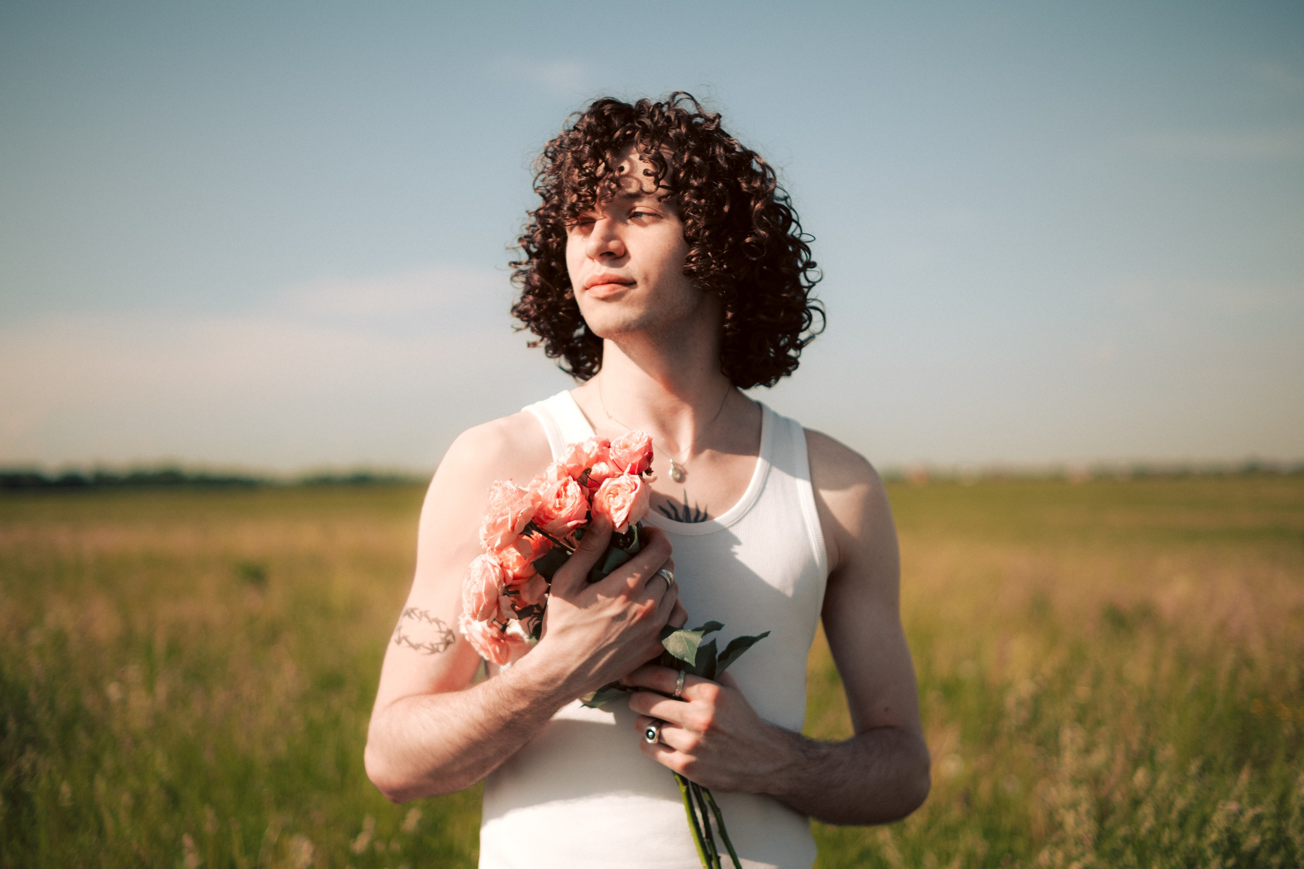 Костя. Съёмка с цветами в поле. Lickord