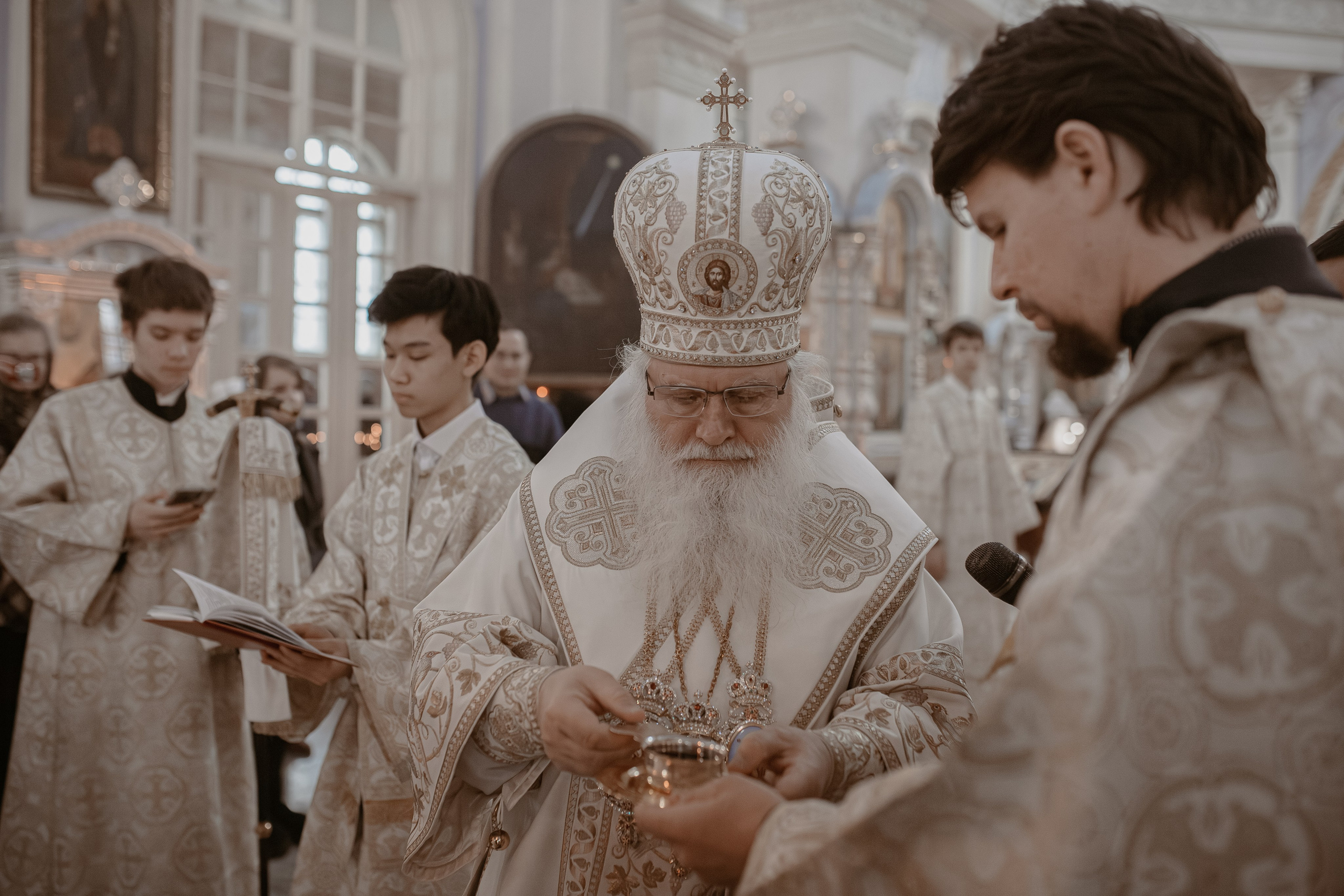 Митрополит Викентий совершил таинство Венчания. Фотограф на Крещение и Венчание в Ташкенте