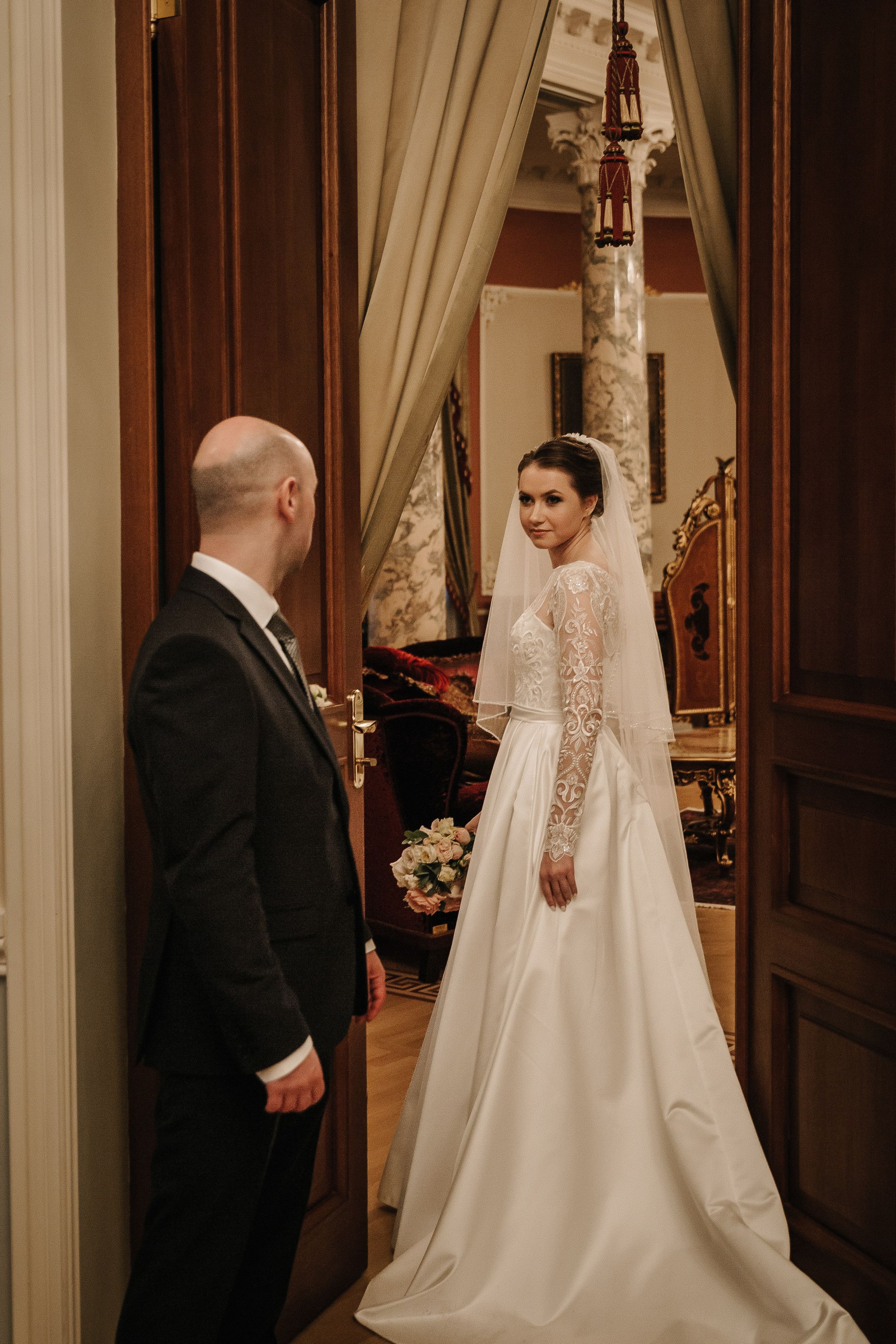 ОКТЯБРЬ | Дворец № 1 Талион, Особняк военного министра. Свадебный фотограф в Санкт-Петербурге Полина Корзухина