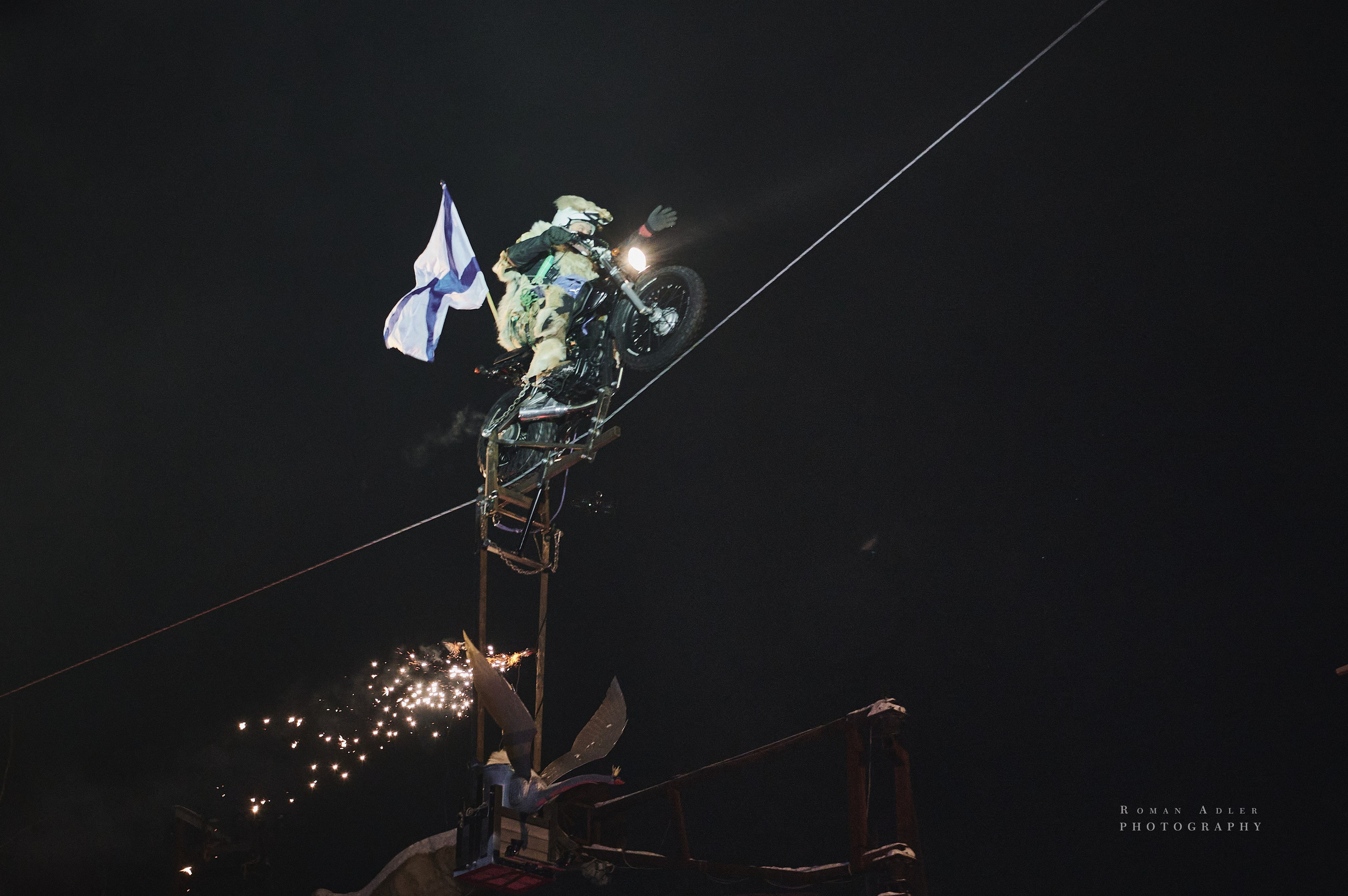 Новогодняя сказка от Ночных волков. Фотограф Роман Адлер