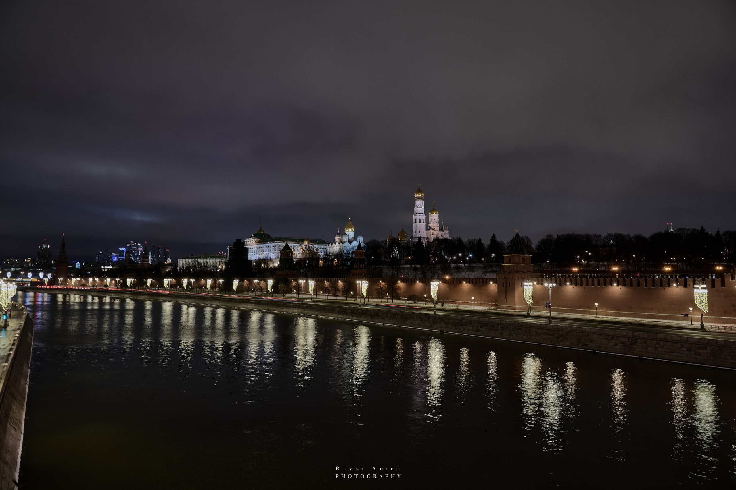 Новогодняя ночная Москва 2025. Фотограф Роман Адлер