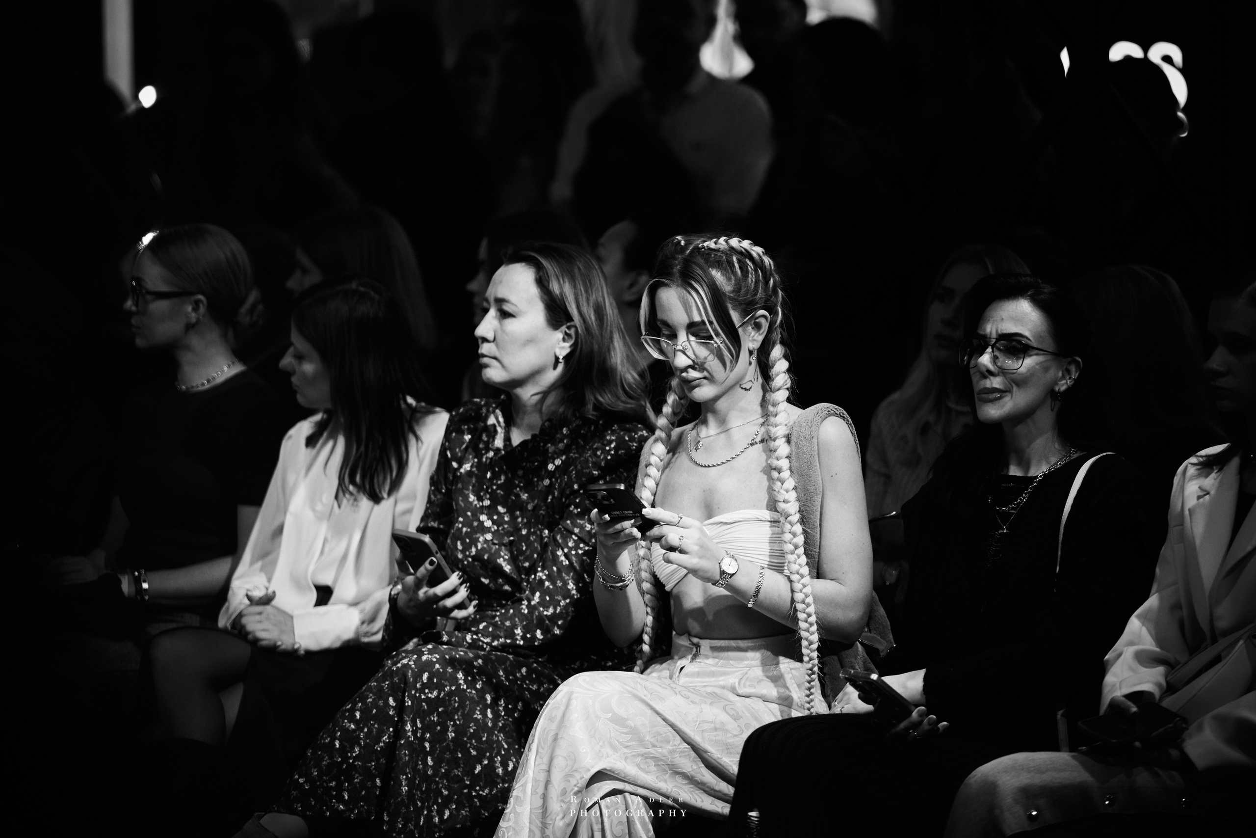 SOKOL FASHION WEEK FW/2025 backstage. Фотограф Роман Адлер