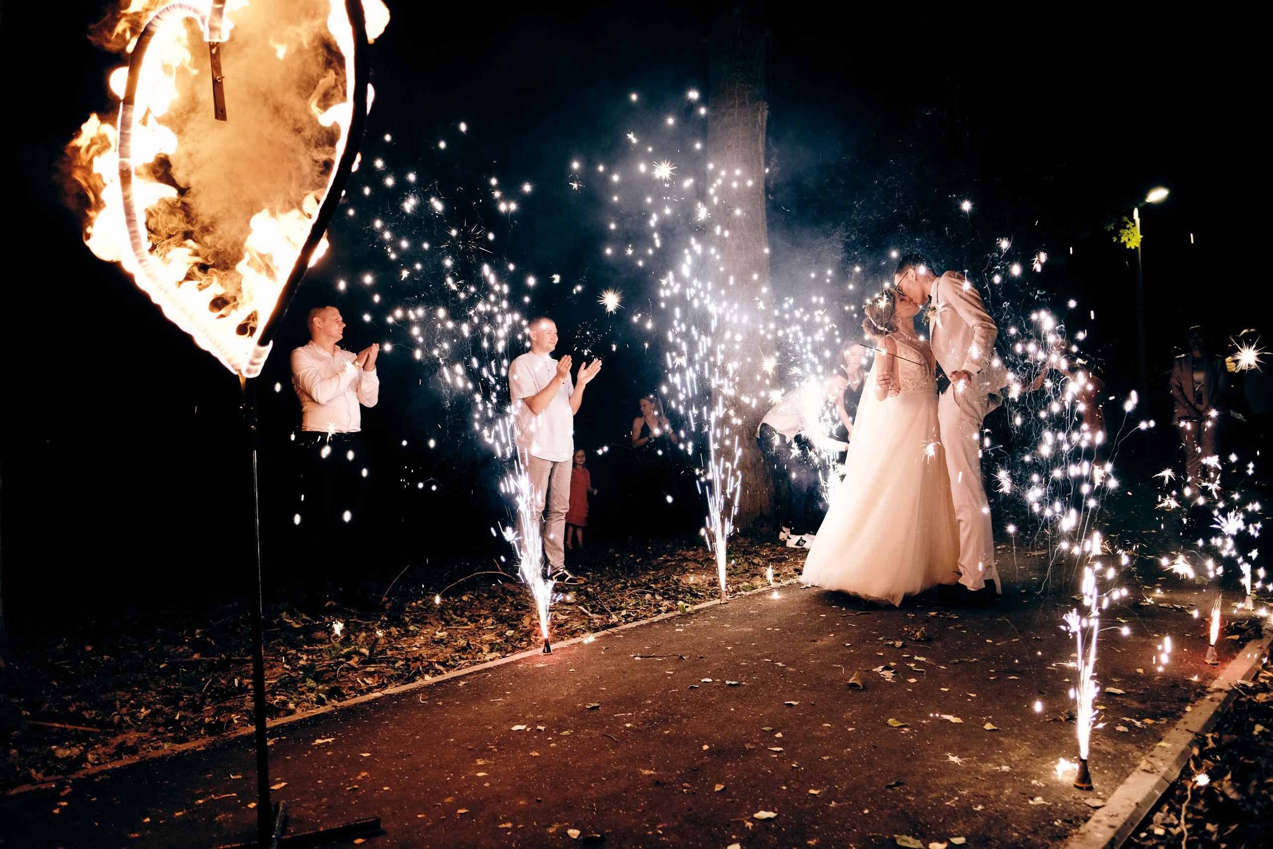 Свадьбы. Привет! Меня зовут Слава Кравец, я репортажный фотограф в Московском регионе
